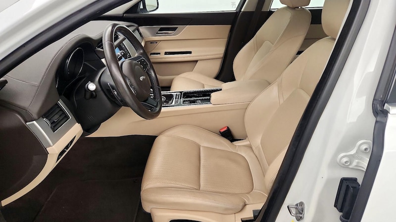 2017 Jaguar XF Prestige 11