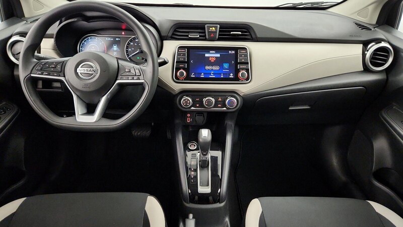 2021 Nissan Versa SV 9