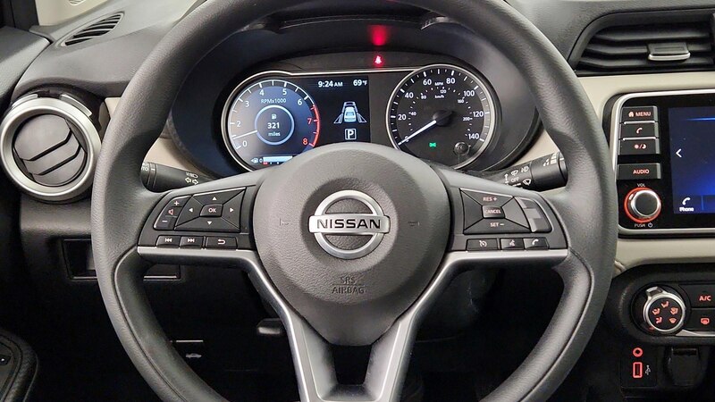 2021 Nissan Versa SV 10