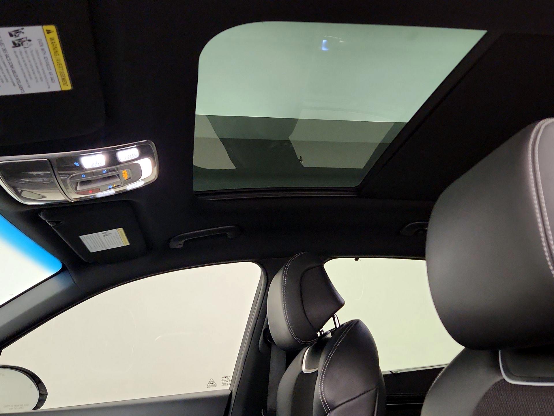 Thumbnail: 2022 Genesis GV70 - 20