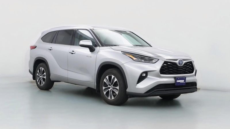 2021 Toyota Highlander XLE Hero Image