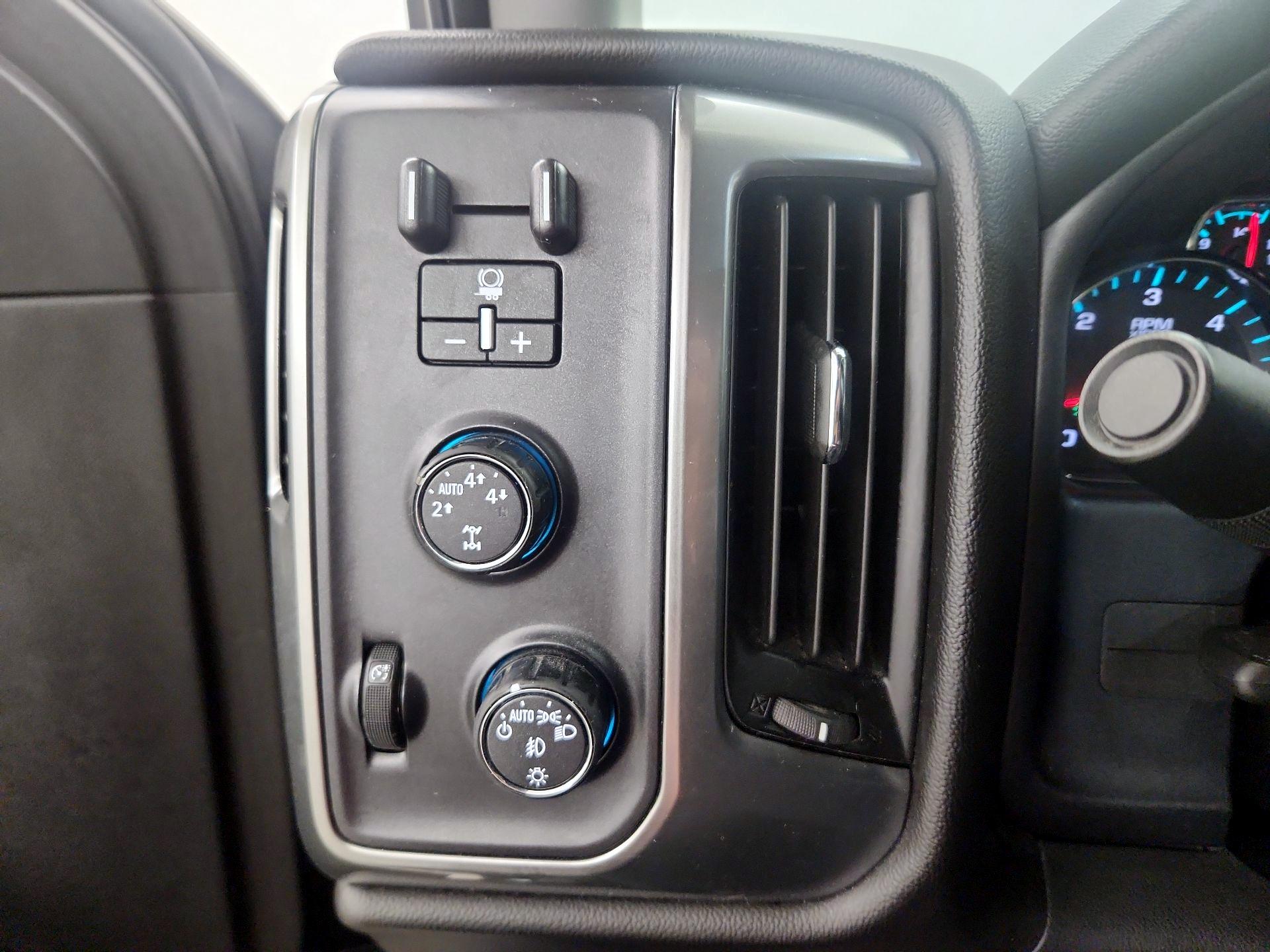 Thumbnail: 2016 Chevrolet Silverado 1500 - 13