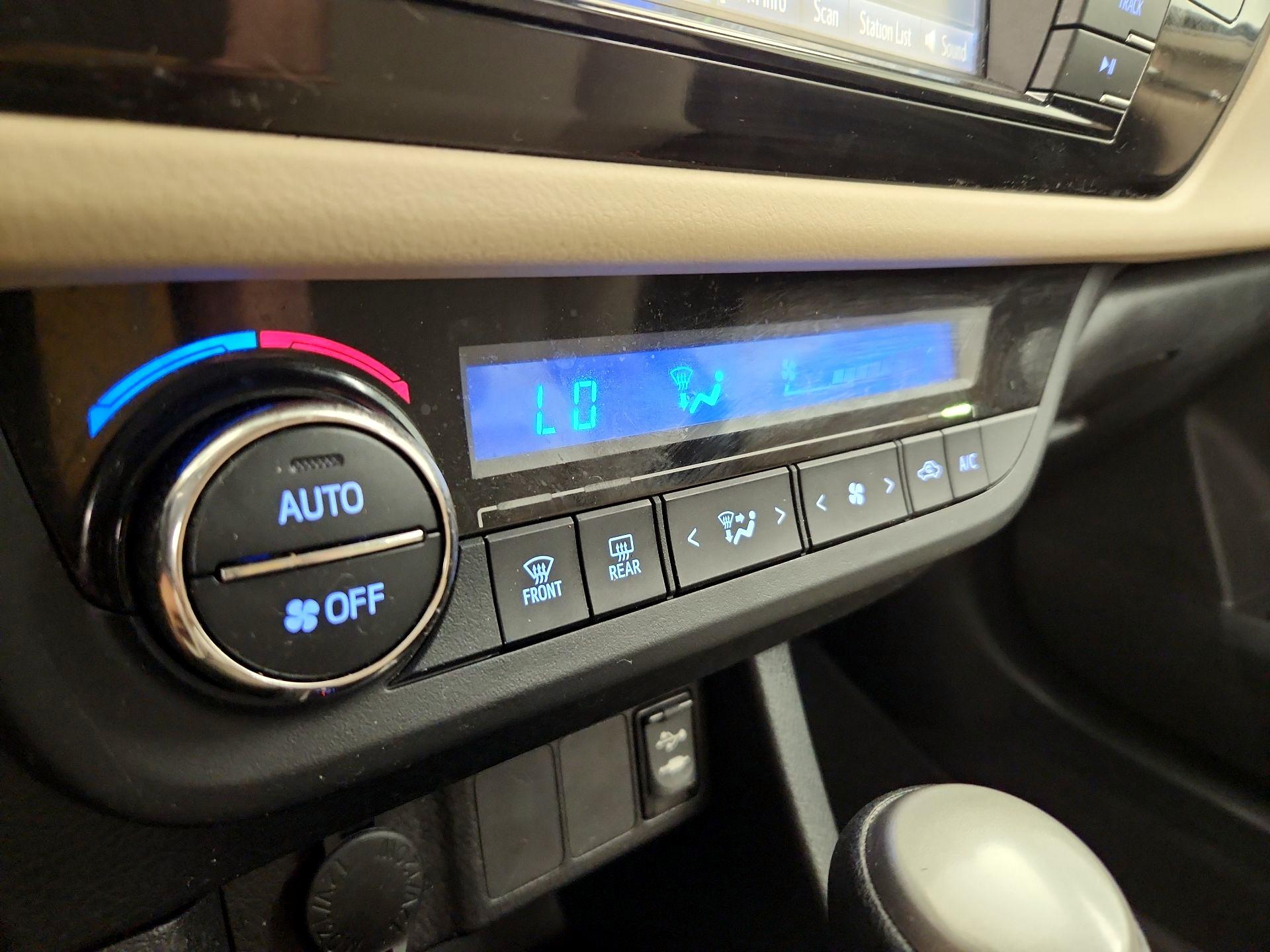 Thumbnail: 2016 Toyota Corolla - 16