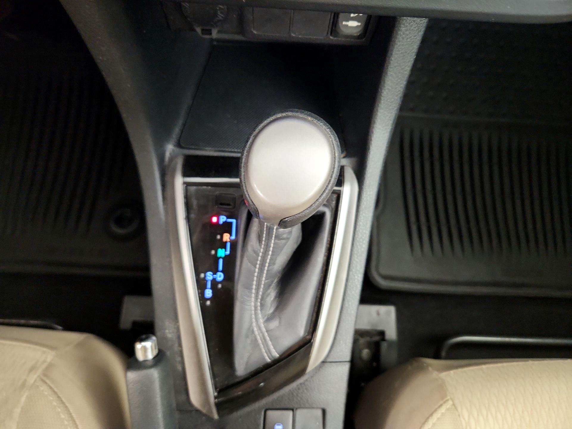 Thumbnail: 2016 Toyota Corolla - 17