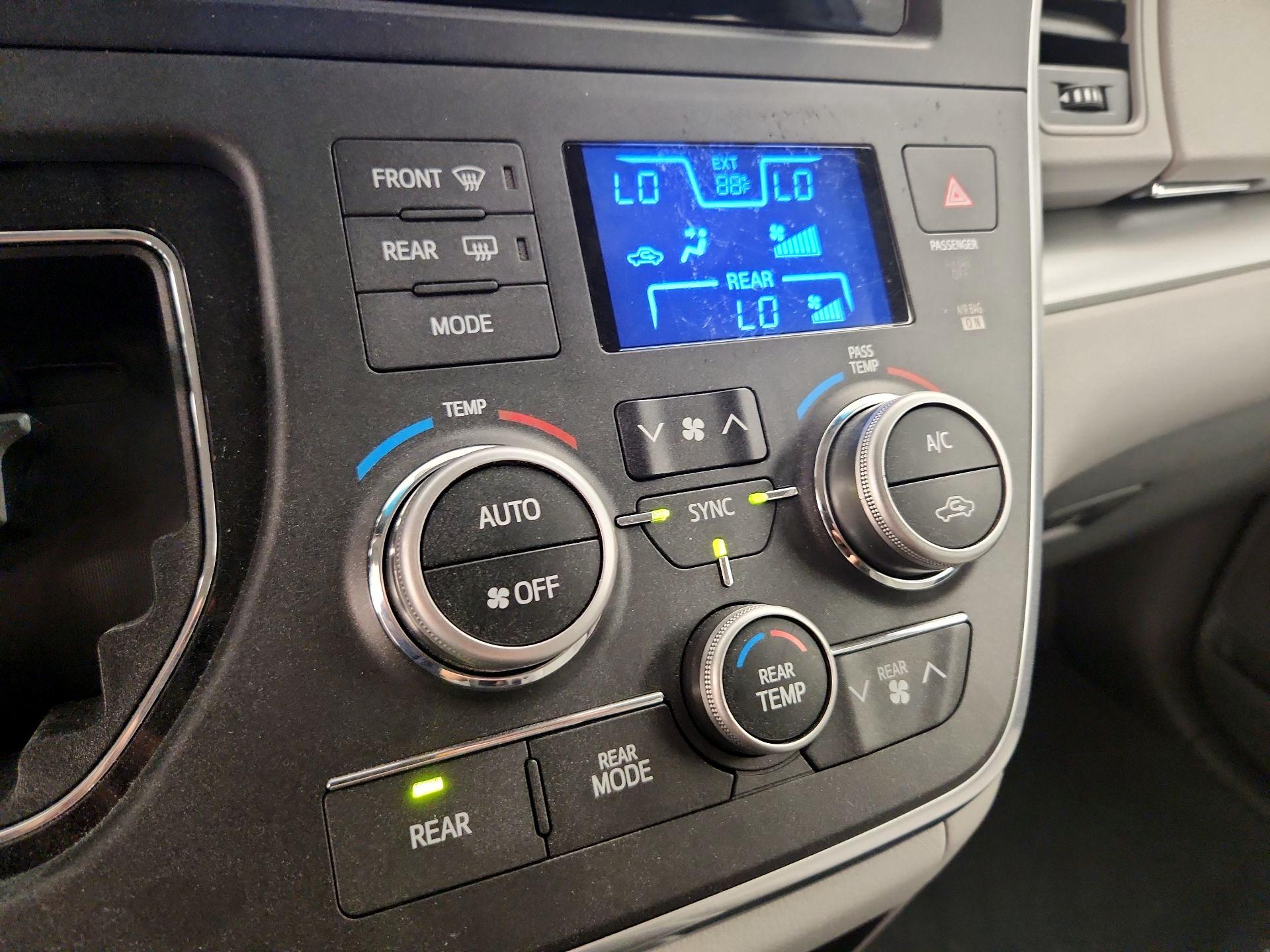 Thumbnail: 2015 Toyota Sienna - 16