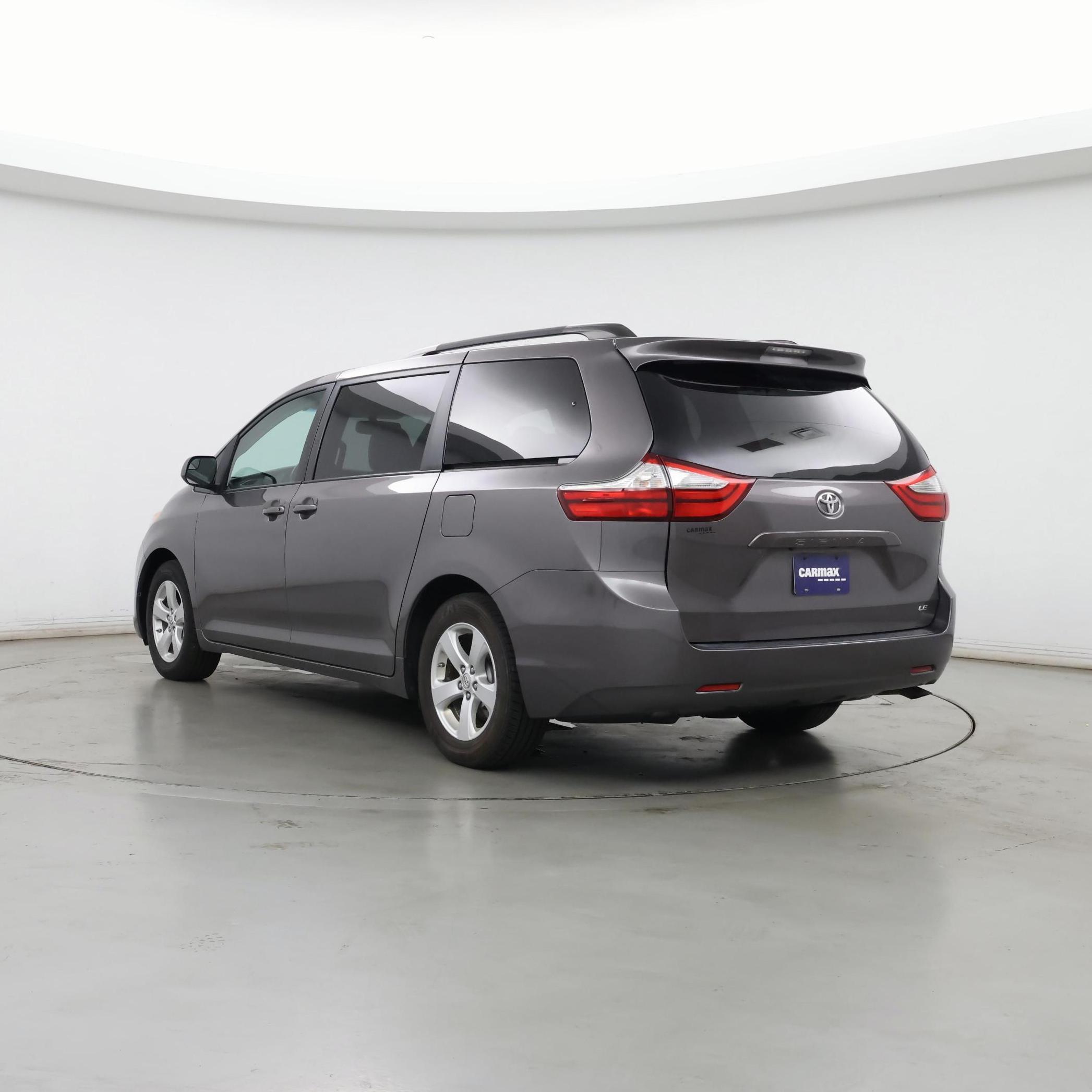 Thumbnail: 2015 Toyota Sienna - 2