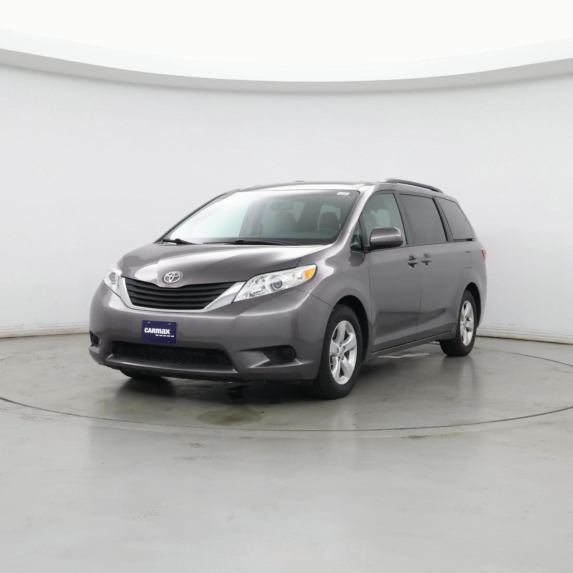 Thumbnail: 2015 Toyota Sienna - 4