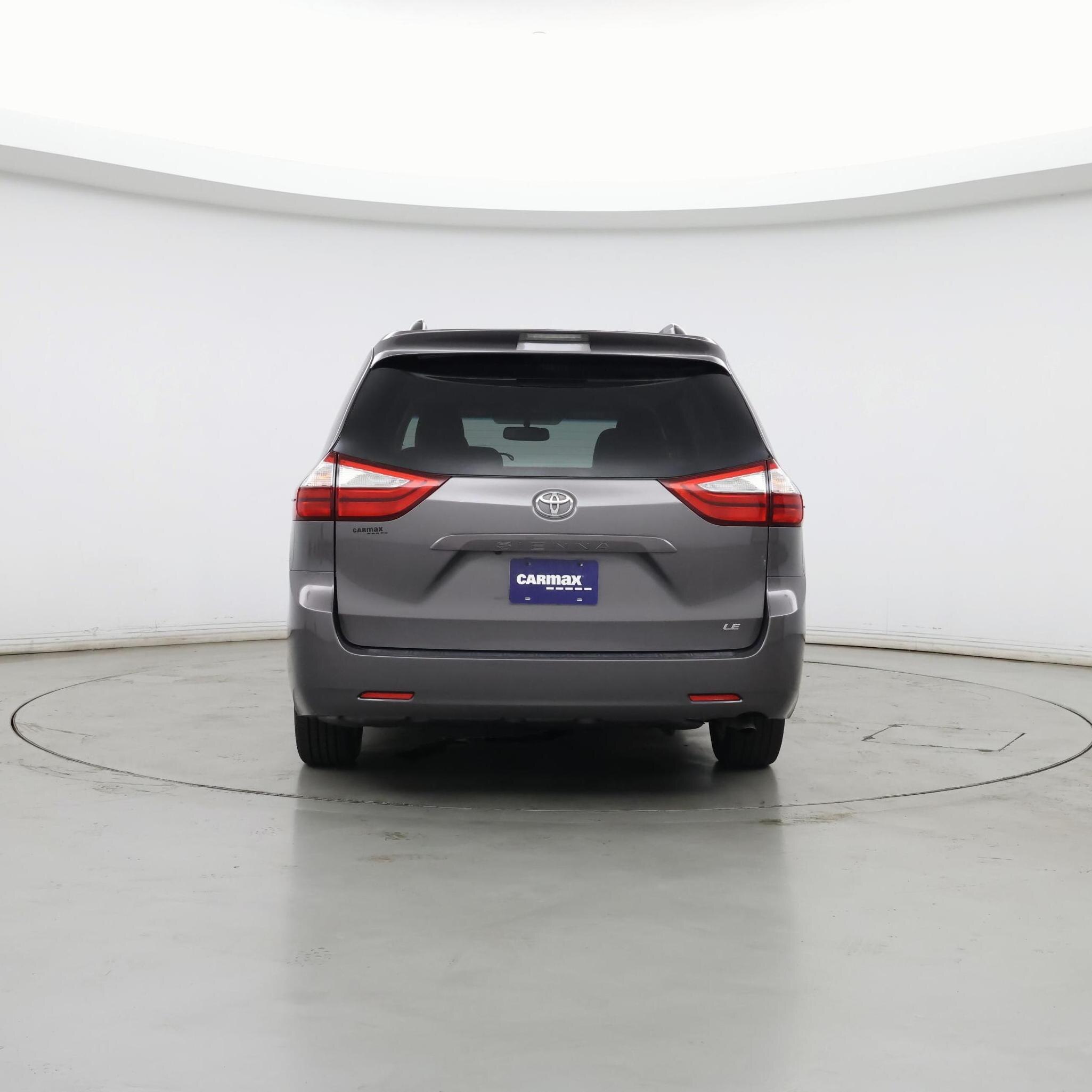 Thumbnail: 2015 Toyota Sienna - 6