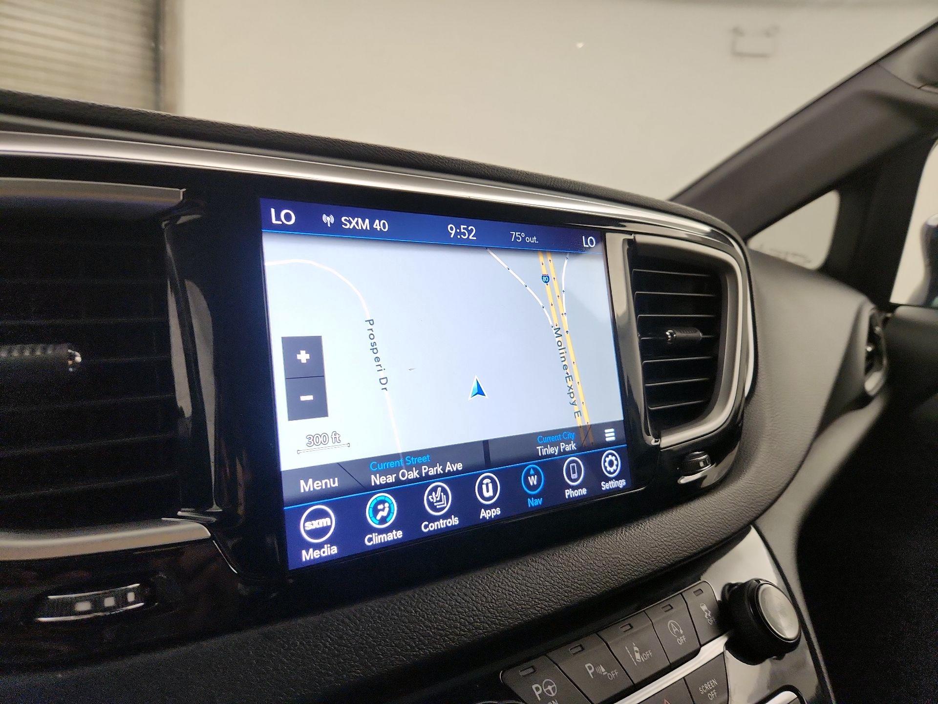 Thumbnail: 2020 Chrysler Pacifica - 12