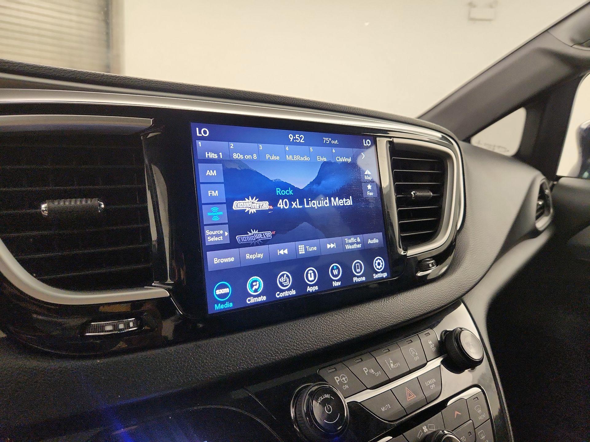 Thumbnail: 2020 Chrysler Pacifica - 14