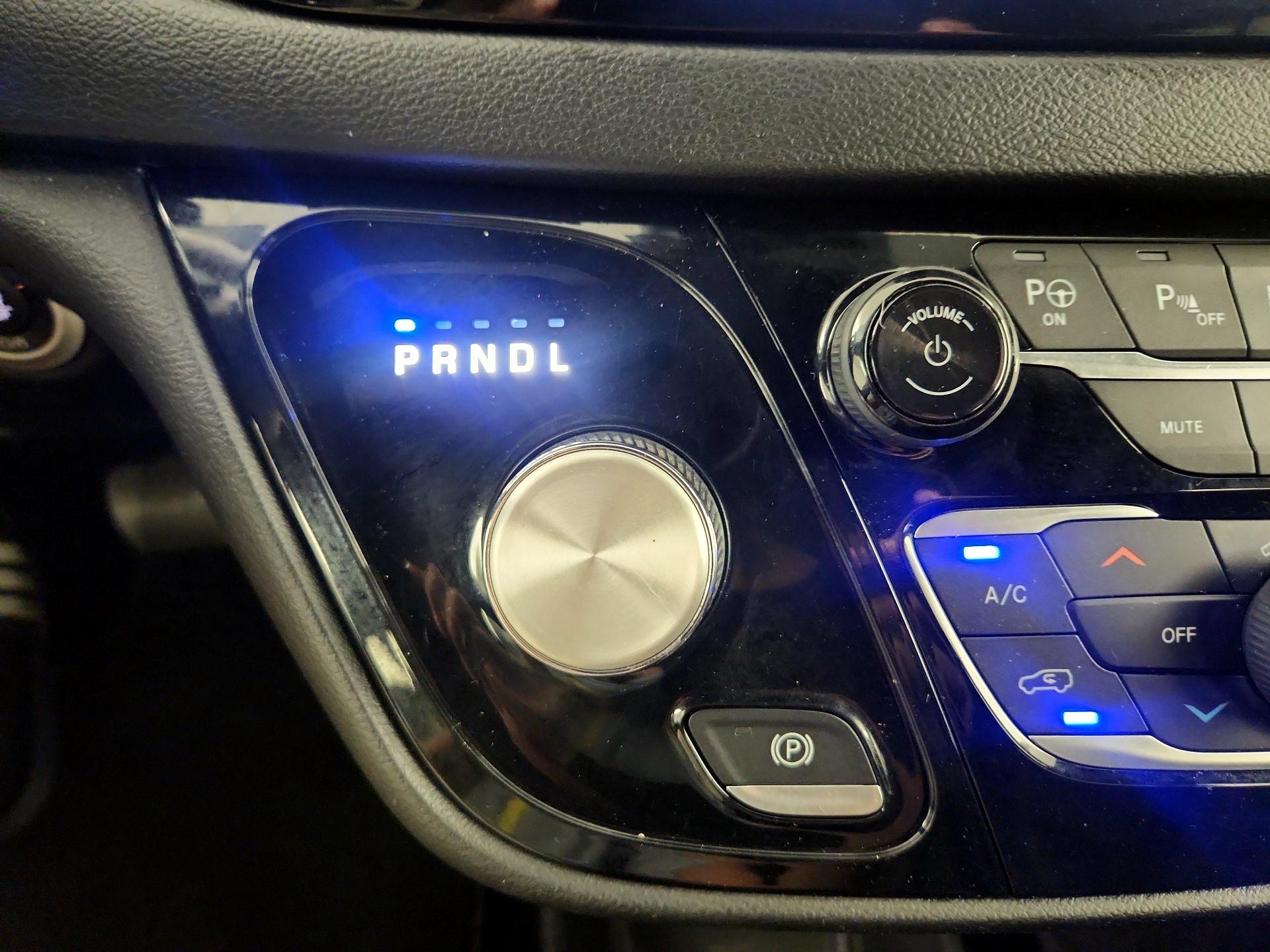 Thumbnail: 2020 Chrysler Pacifica - 16