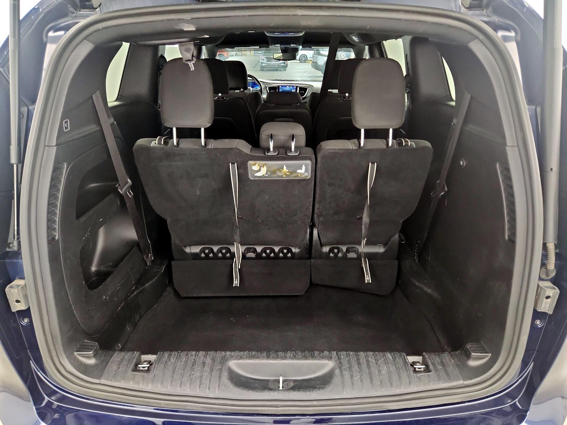 Thumbnail: 2020 Chrysler Pacifica - 20