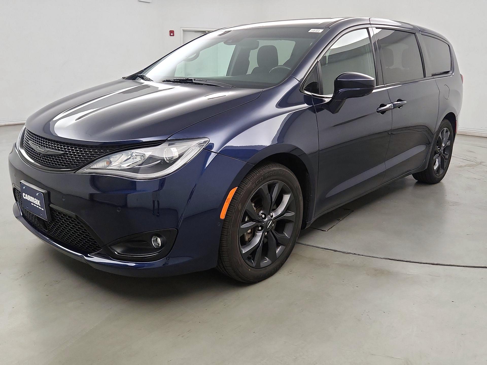 Thumbnail: 2020 Chrysler Pacifica - 3
