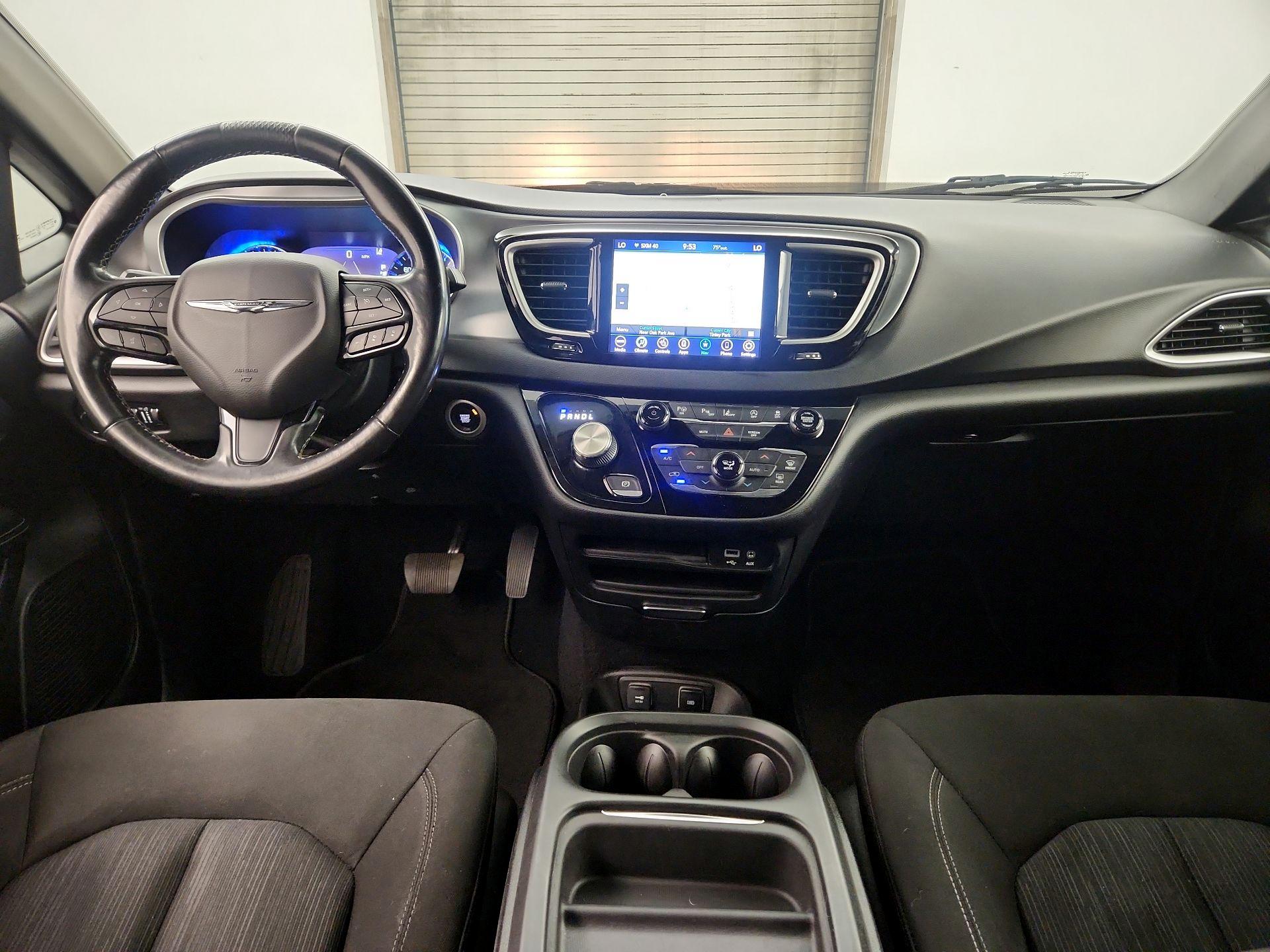 Thumbnail: 2020 Chrysler Pacifica - 8