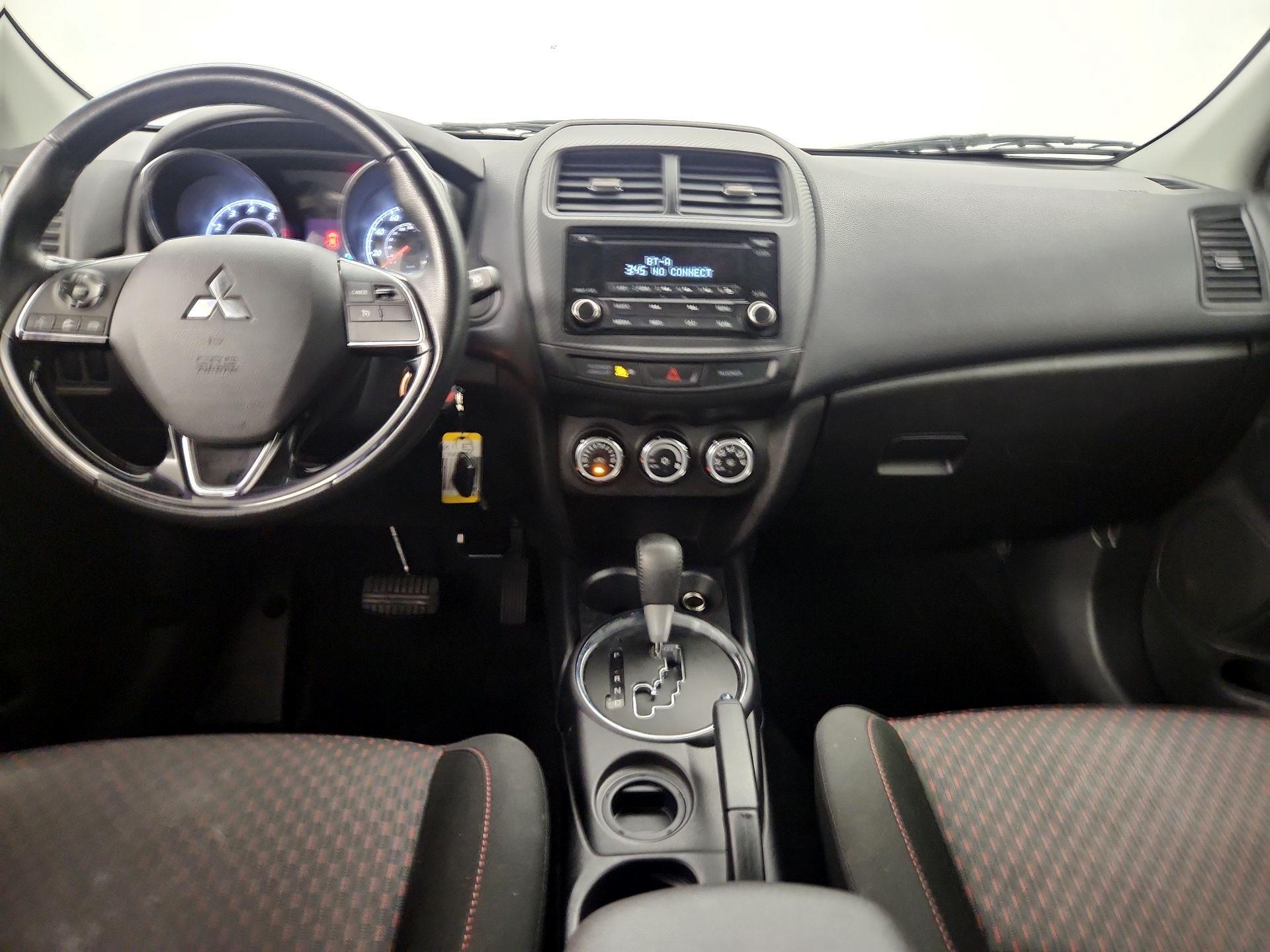 Thumbnail: 2017 Mitsubishi Outlander Sport - 9