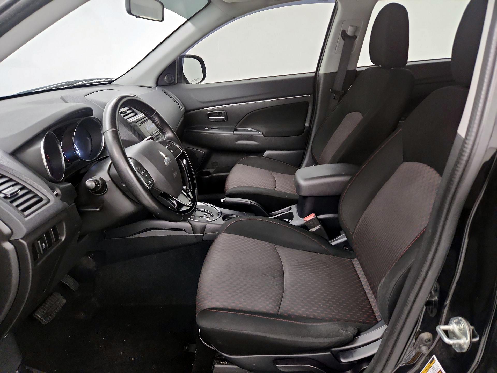 Thumbnail: 2017 Mitsubishi Outlander Sport - 11