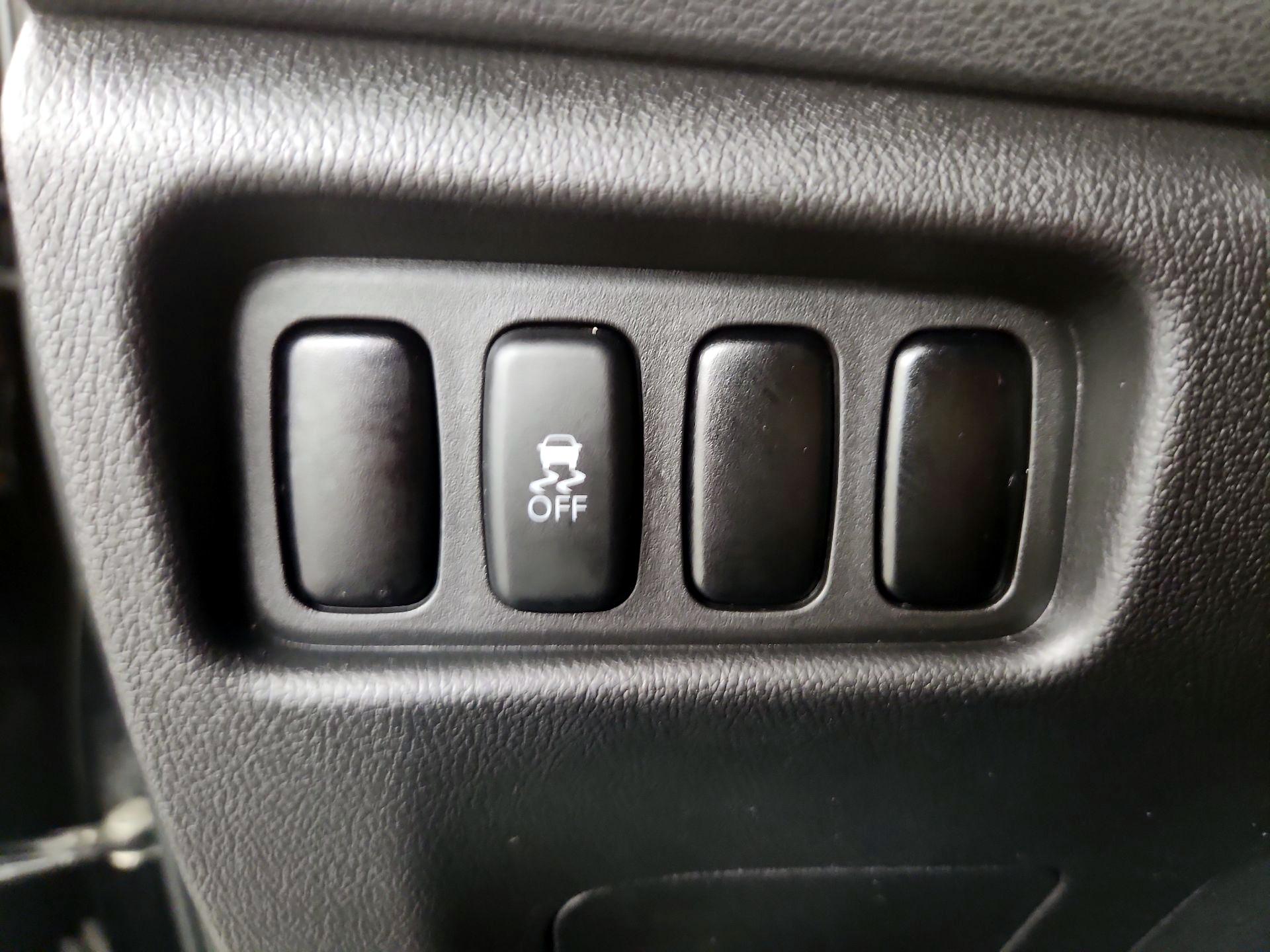 Thumbnail: 2017 Mitsubishi Outlander Sport - 13
