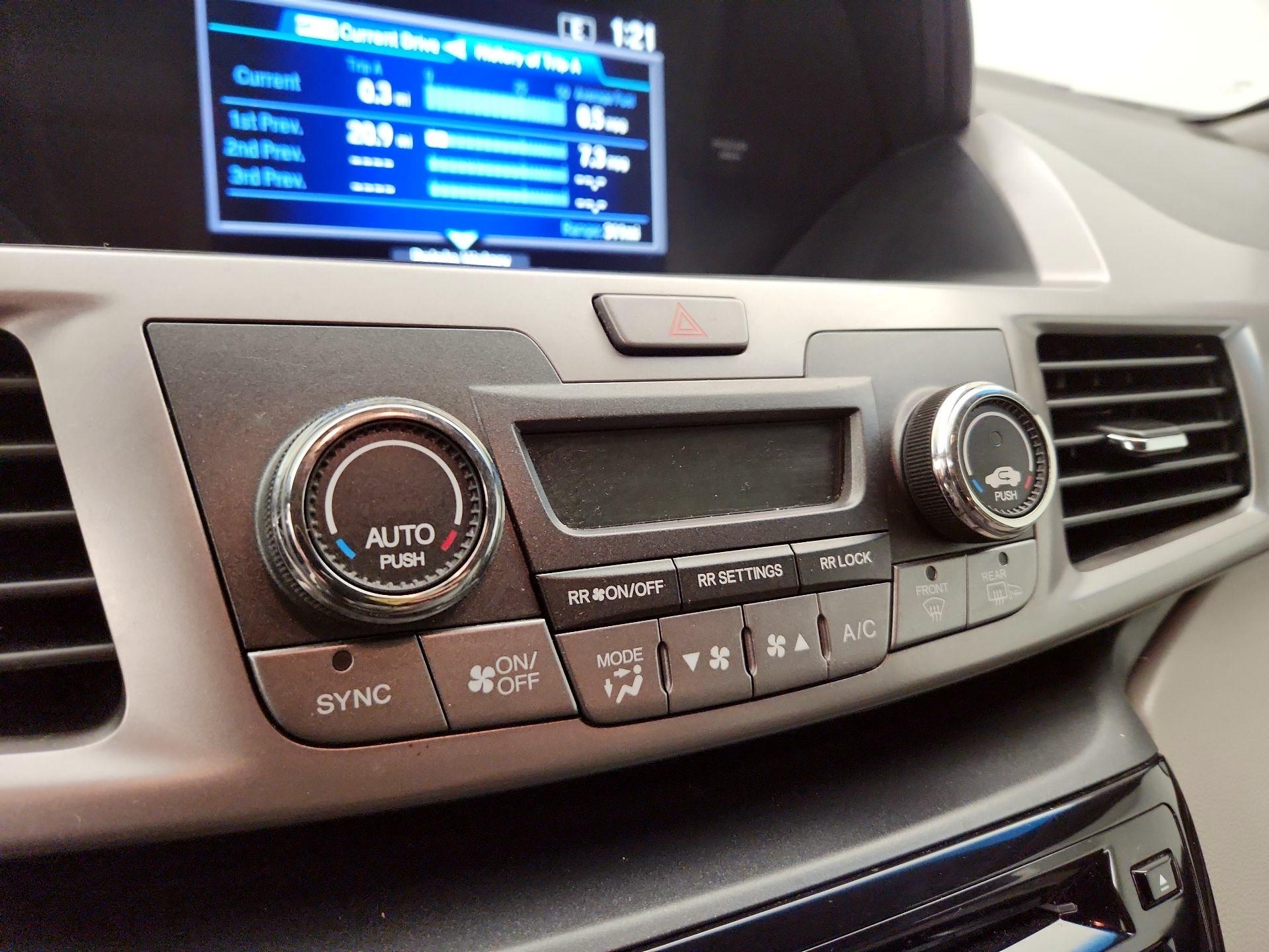 Thumbnail: 2016 Honda Odyssey - 16