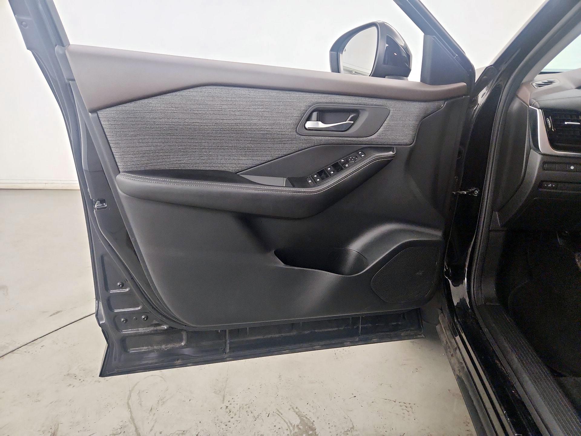 Thumbnail: 2021 Nissan Rogue - 12