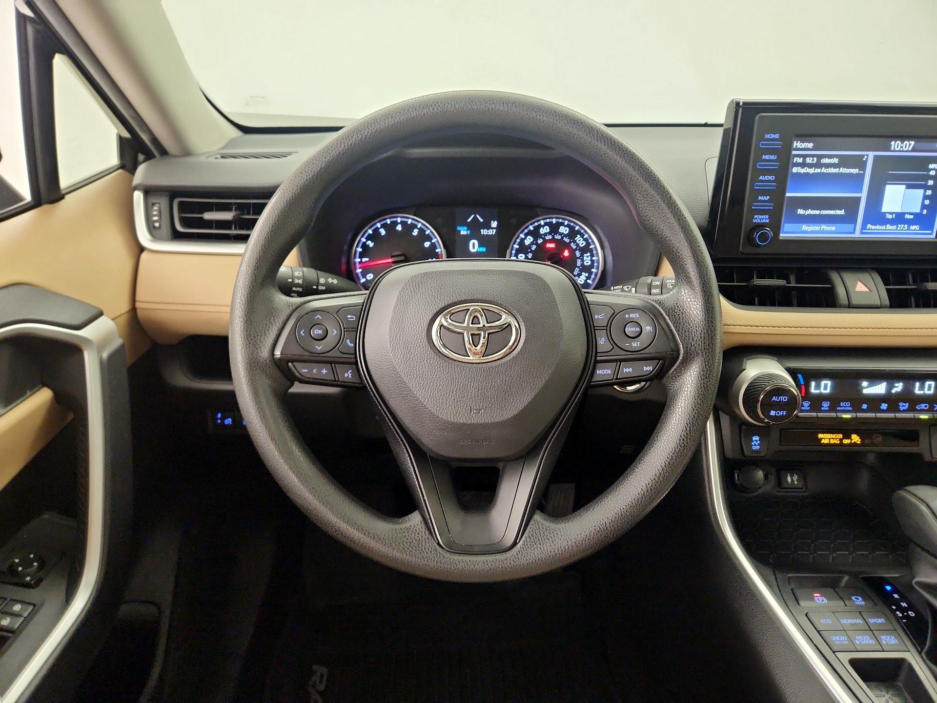 Thumbnail: 2019 Toyota RAV4 - 10