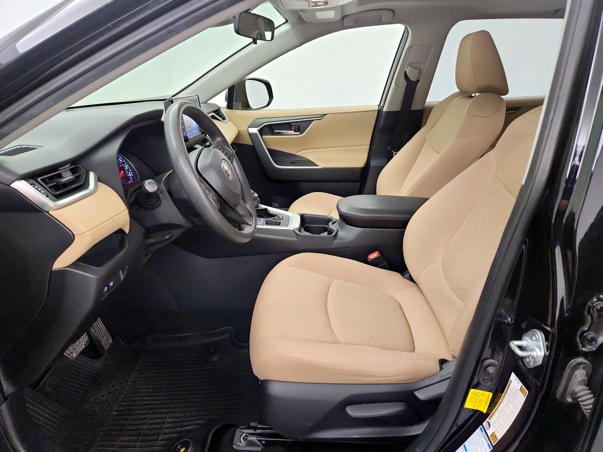 Thumbnail: 2019 Toyota RAV4 - 11