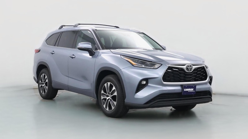 2021 Toyota Highlander XLE Hero Image