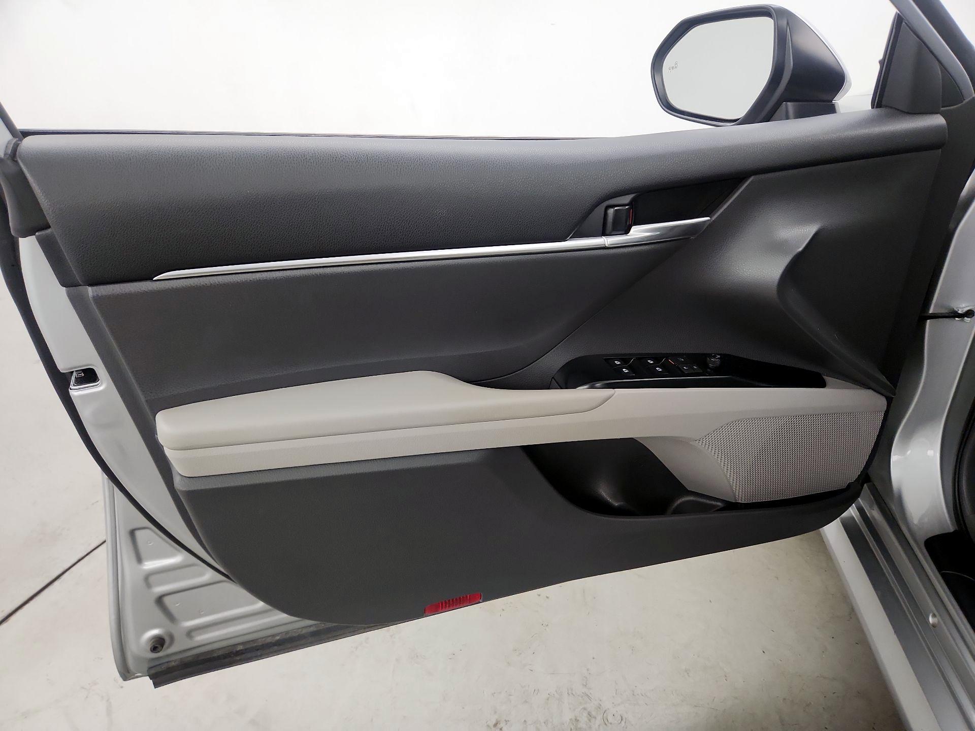 Thumbnail: 2020 Toyota Camry - 12