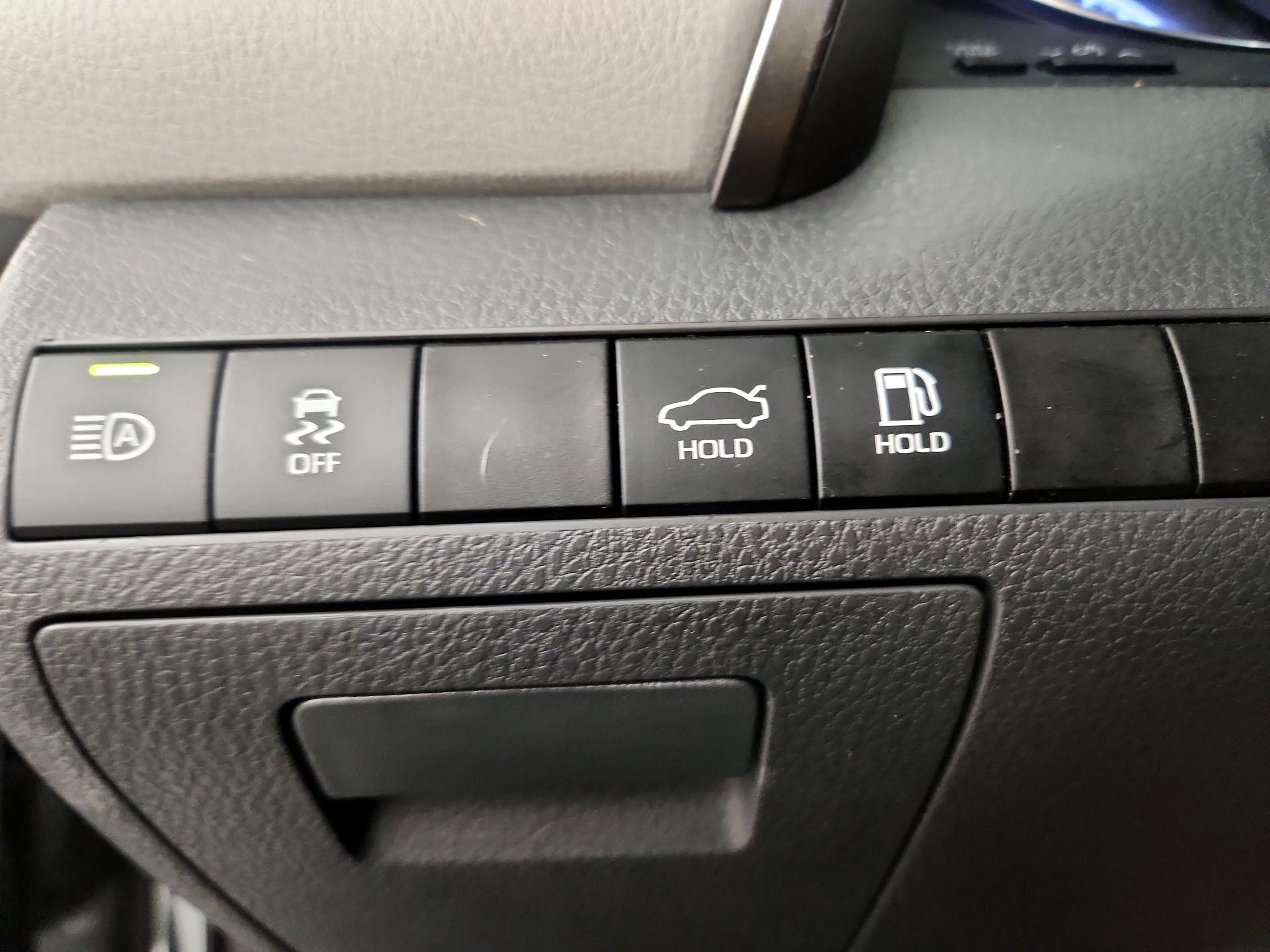 Thumbnail: 2020 Toyota Camry - 13