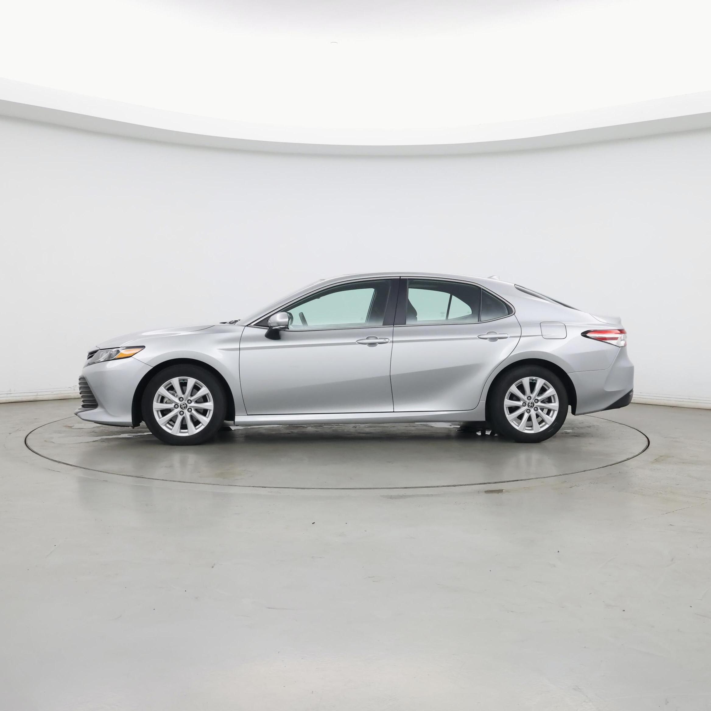 Thumbnail: 2020 Toyota Camry - 3