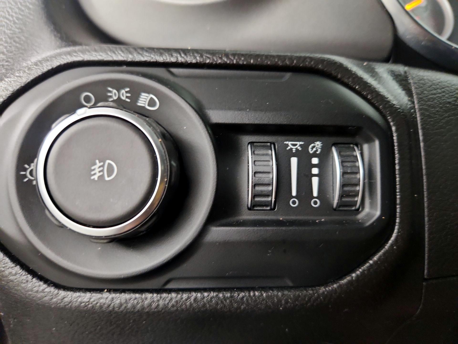 Thumbnail: 2022 Jeep Wrangler - 13