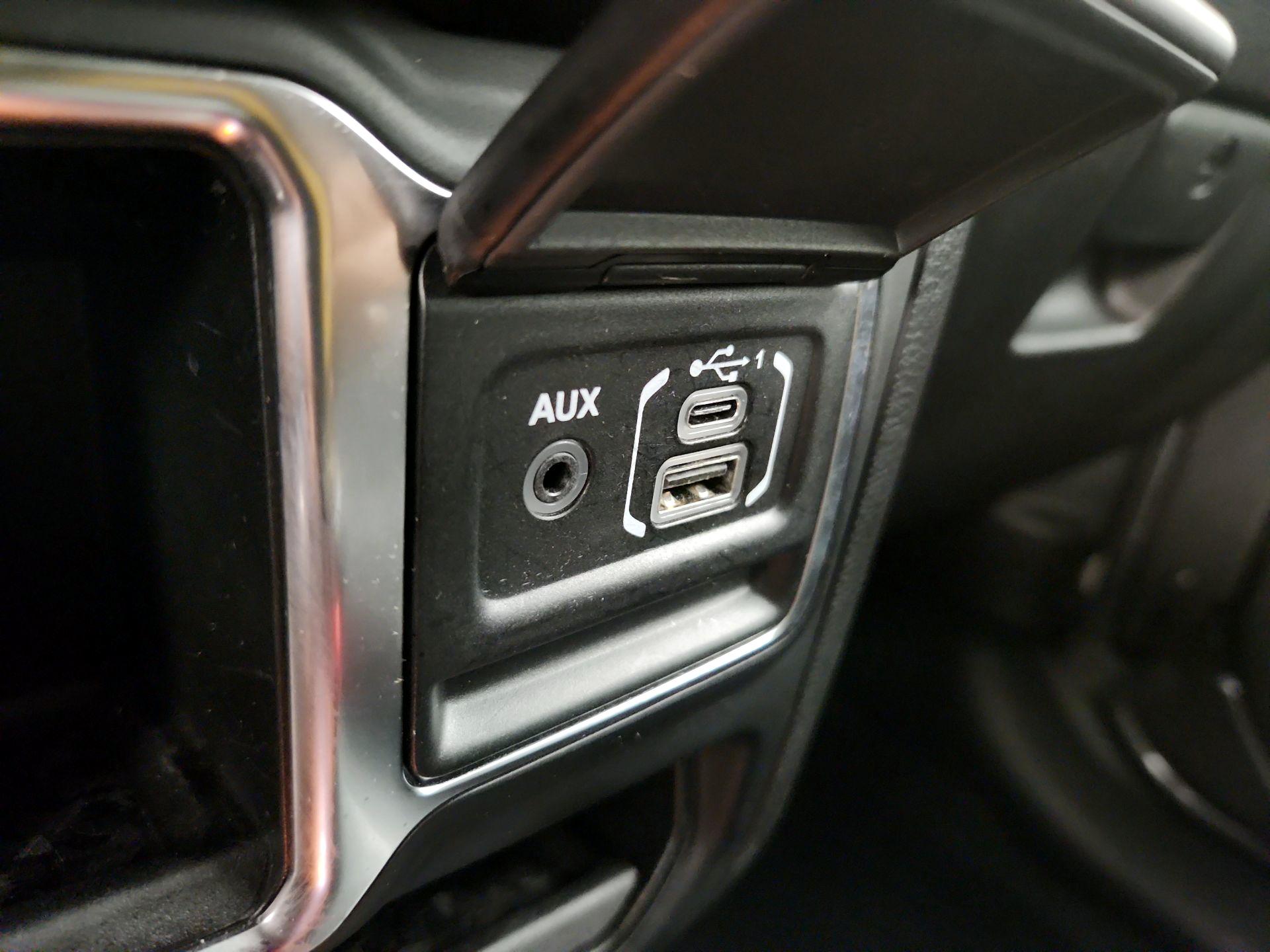 Thumbnail: 2022 Jeep Wrangler - 18