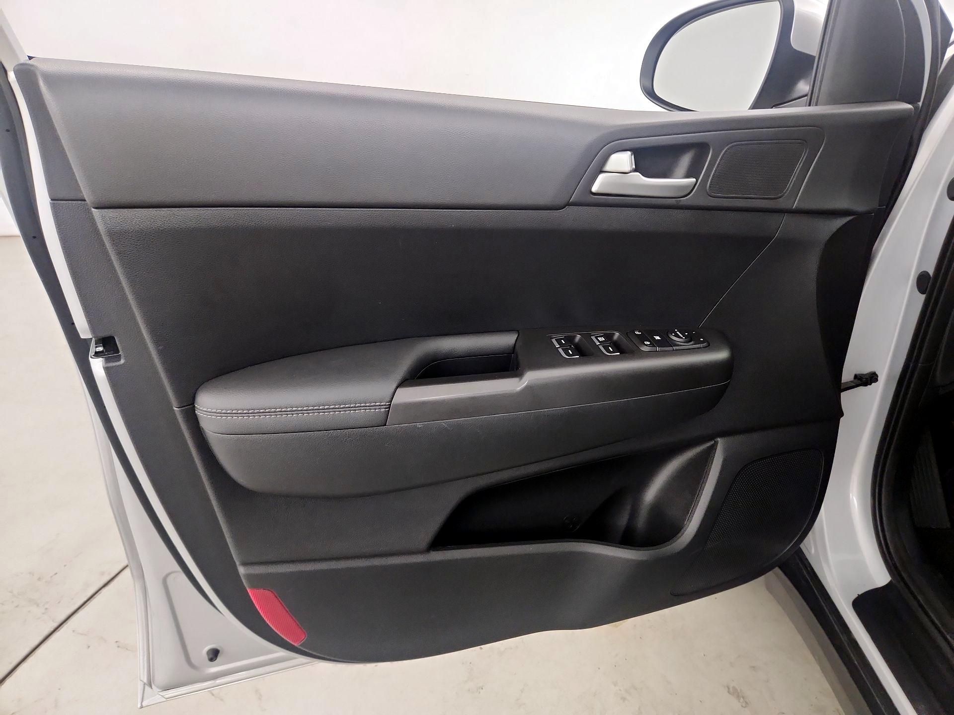 Thumbnail: 2022 Kia Sportage - 12