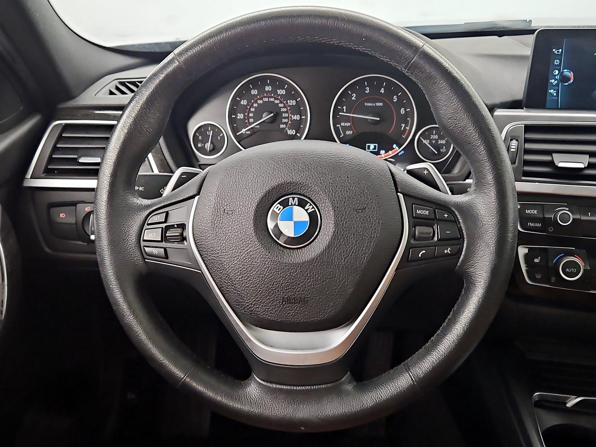 Thumbnail: 2017 BMW 3 Series - 10