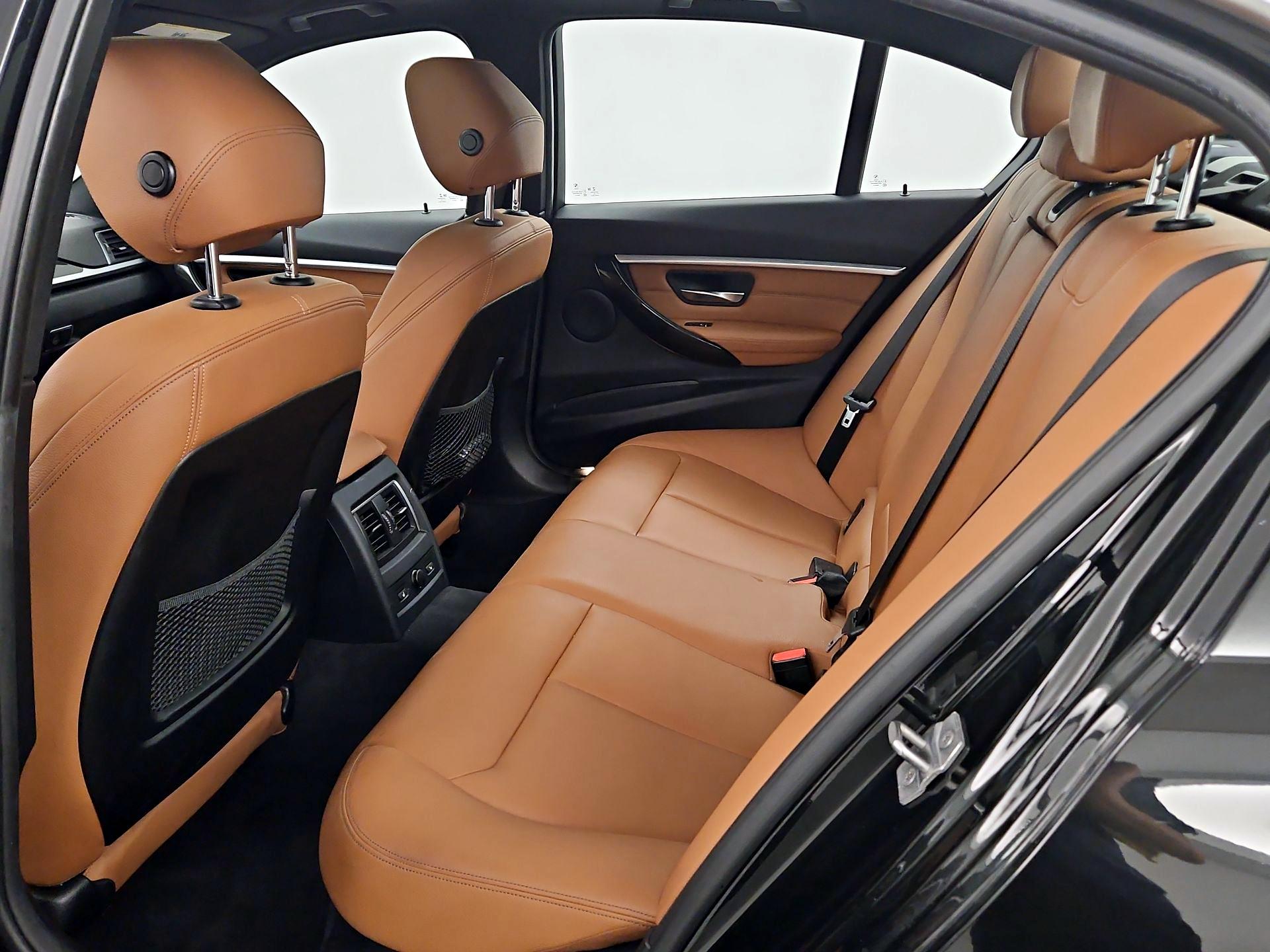 Thumbnail: 2017 BMW 3 Series - 20