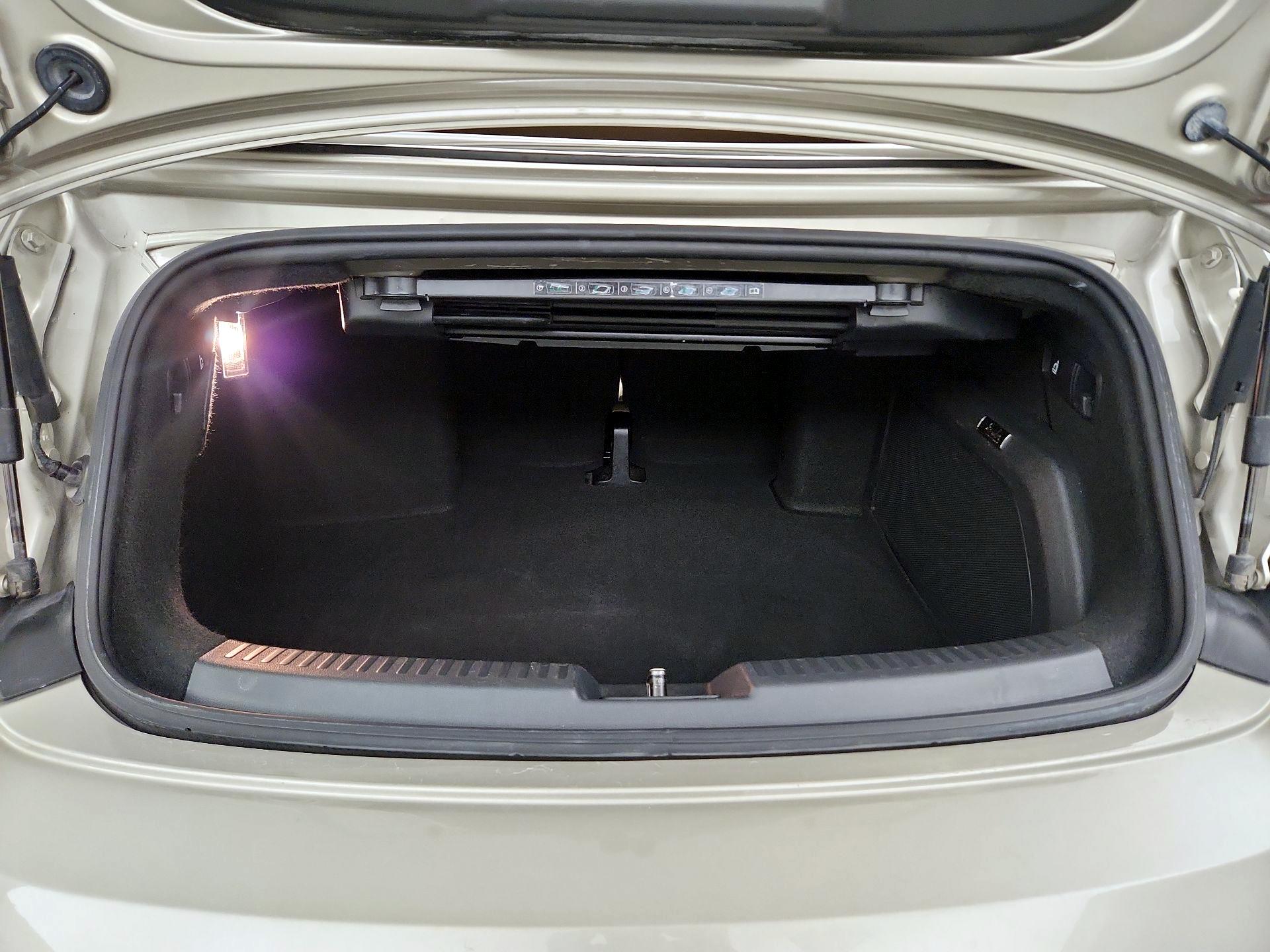 Thumbnail: 2013 Volkswagen Beetle - 20
