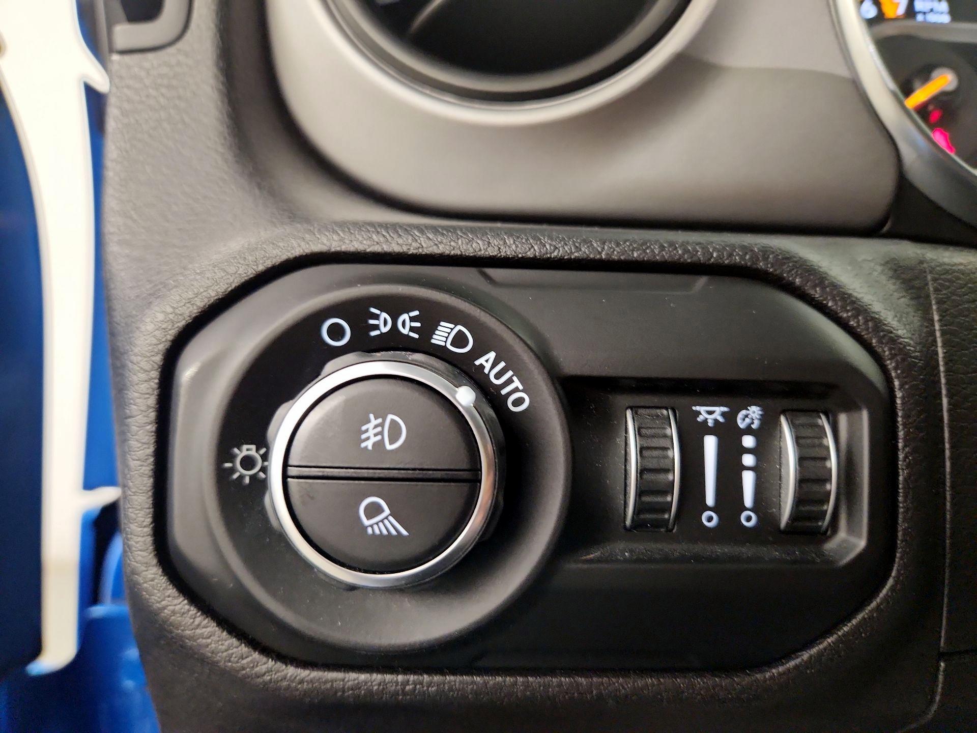 Thumbnail: 2021 Jeep Gladiator - 13