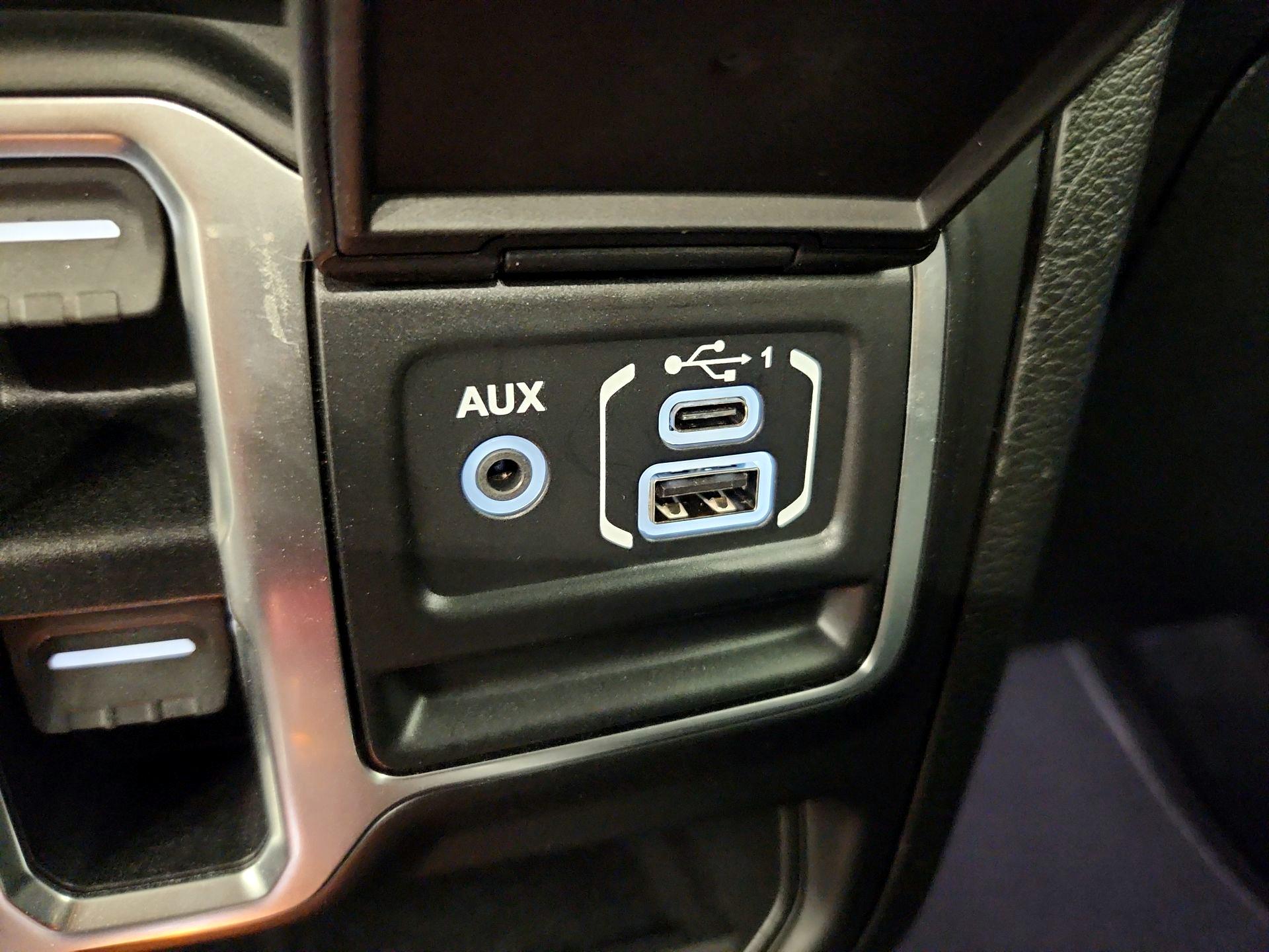 Thumbnail: 2021 Jeep Gladiator - 19