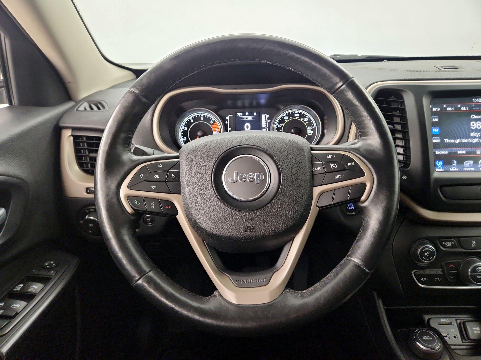 Thumbnail: 2016 Jeep Cherokee - 10