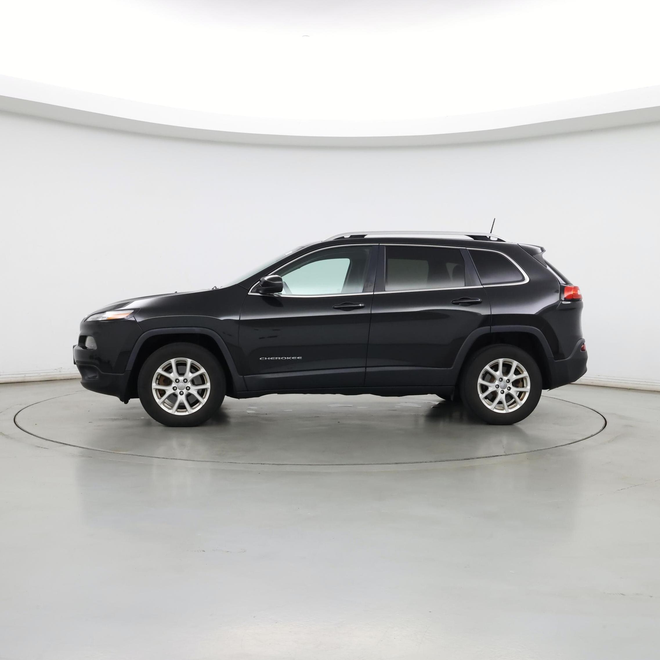 Thumbnail: 2016 Jeep Cherokee - 3