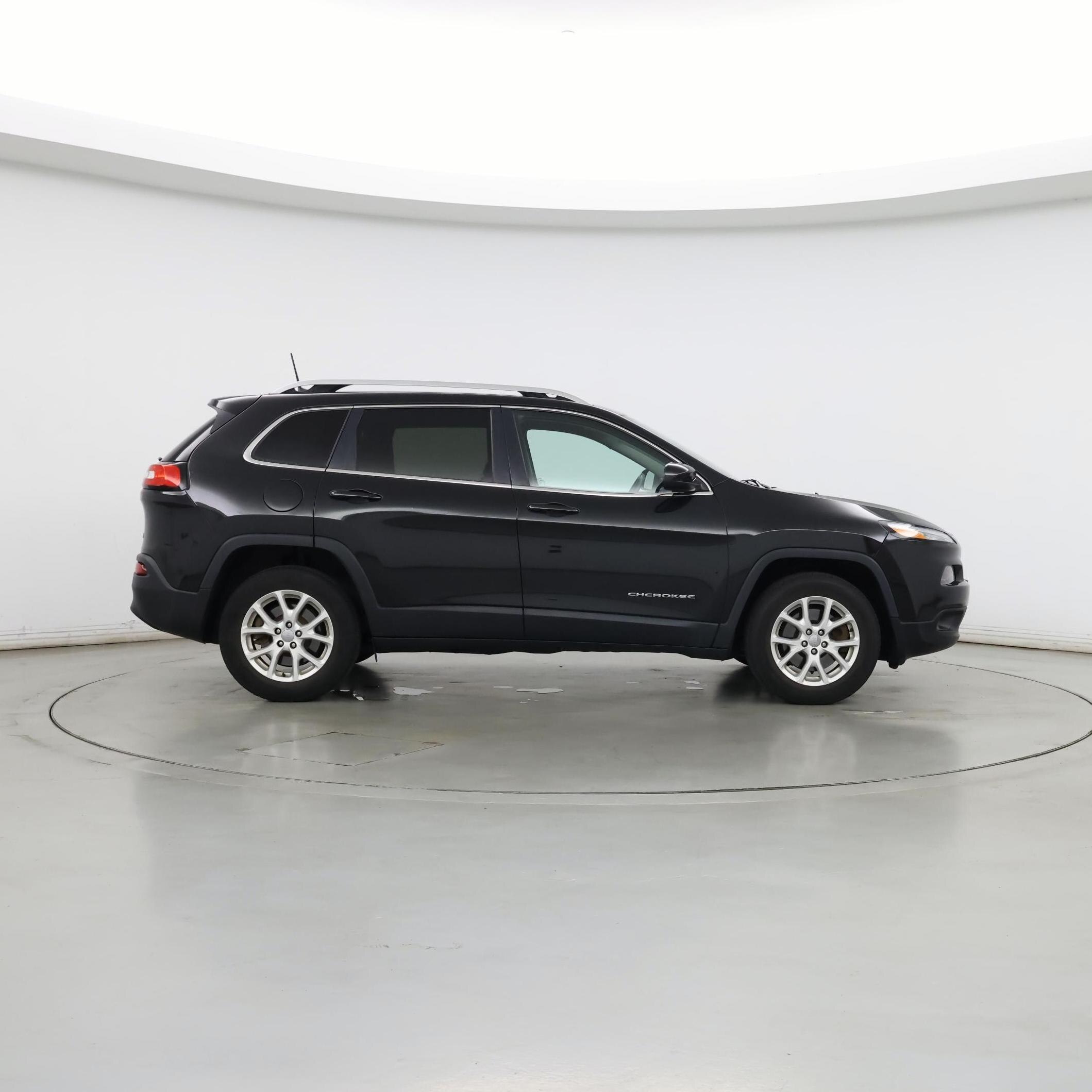 Thumbnail: 2016 Jeep Cherokee - 7