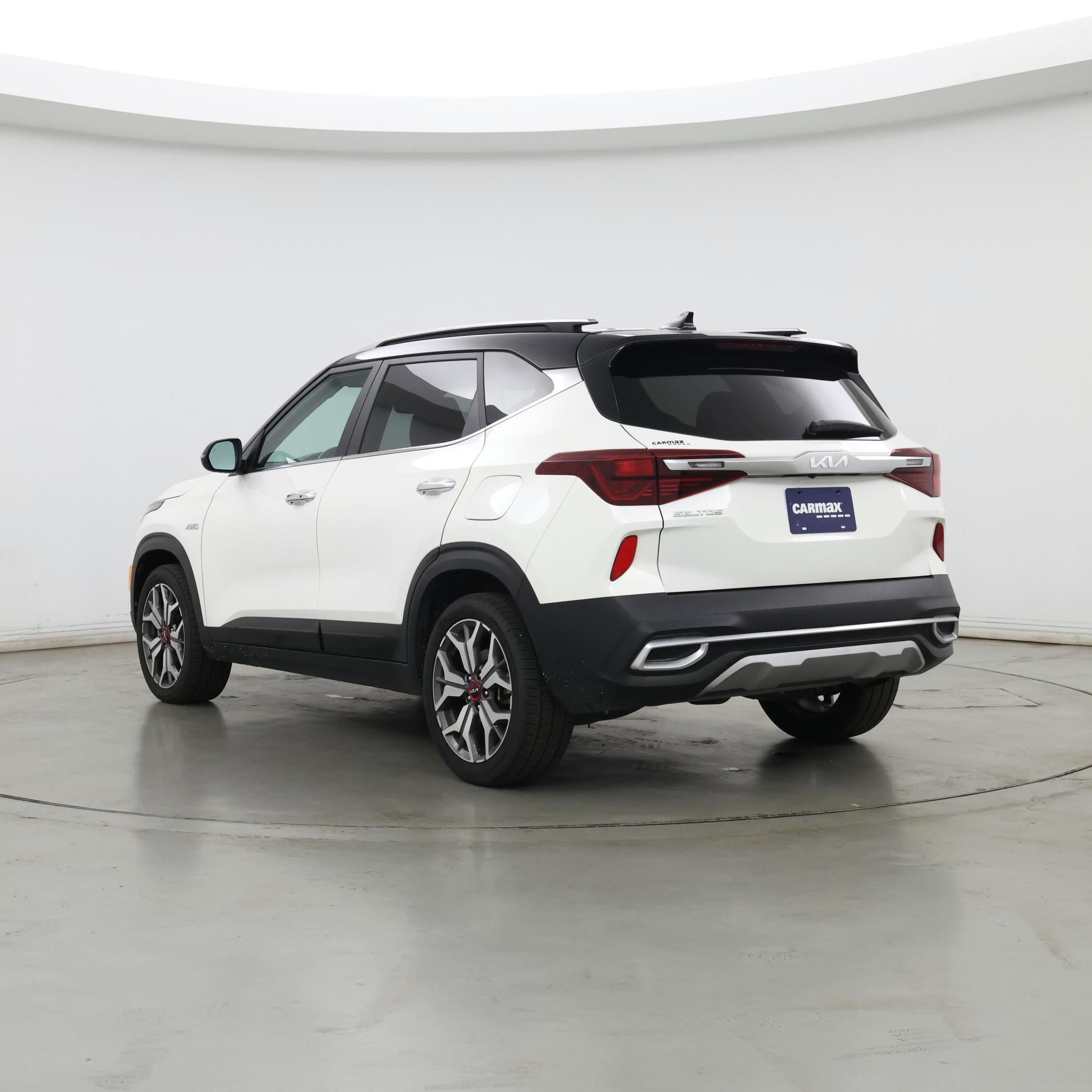 Thumbnail: 2023 Kia Seltos - 2
