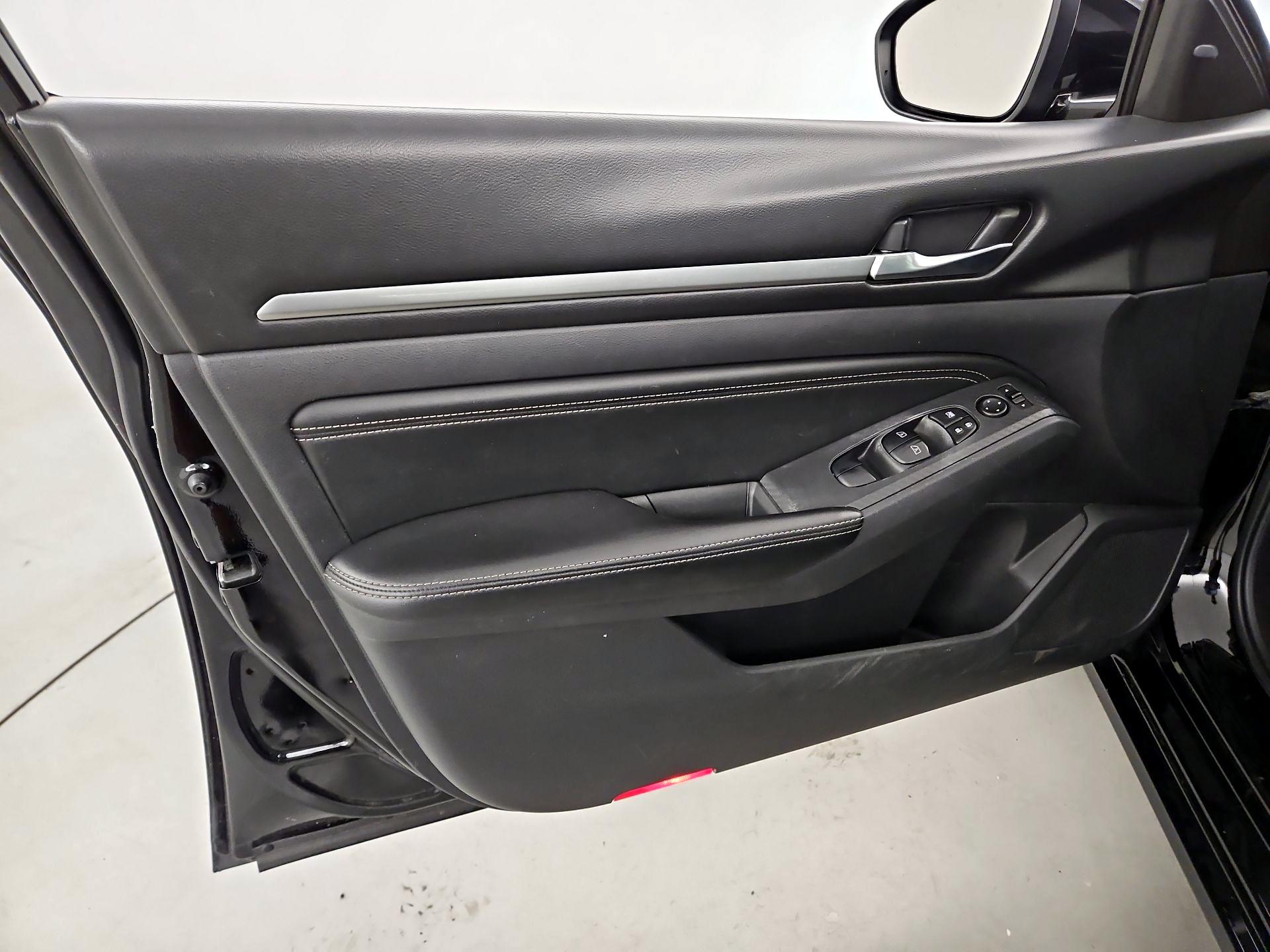 Thumbnail: 2019 Nissan Altima - 12