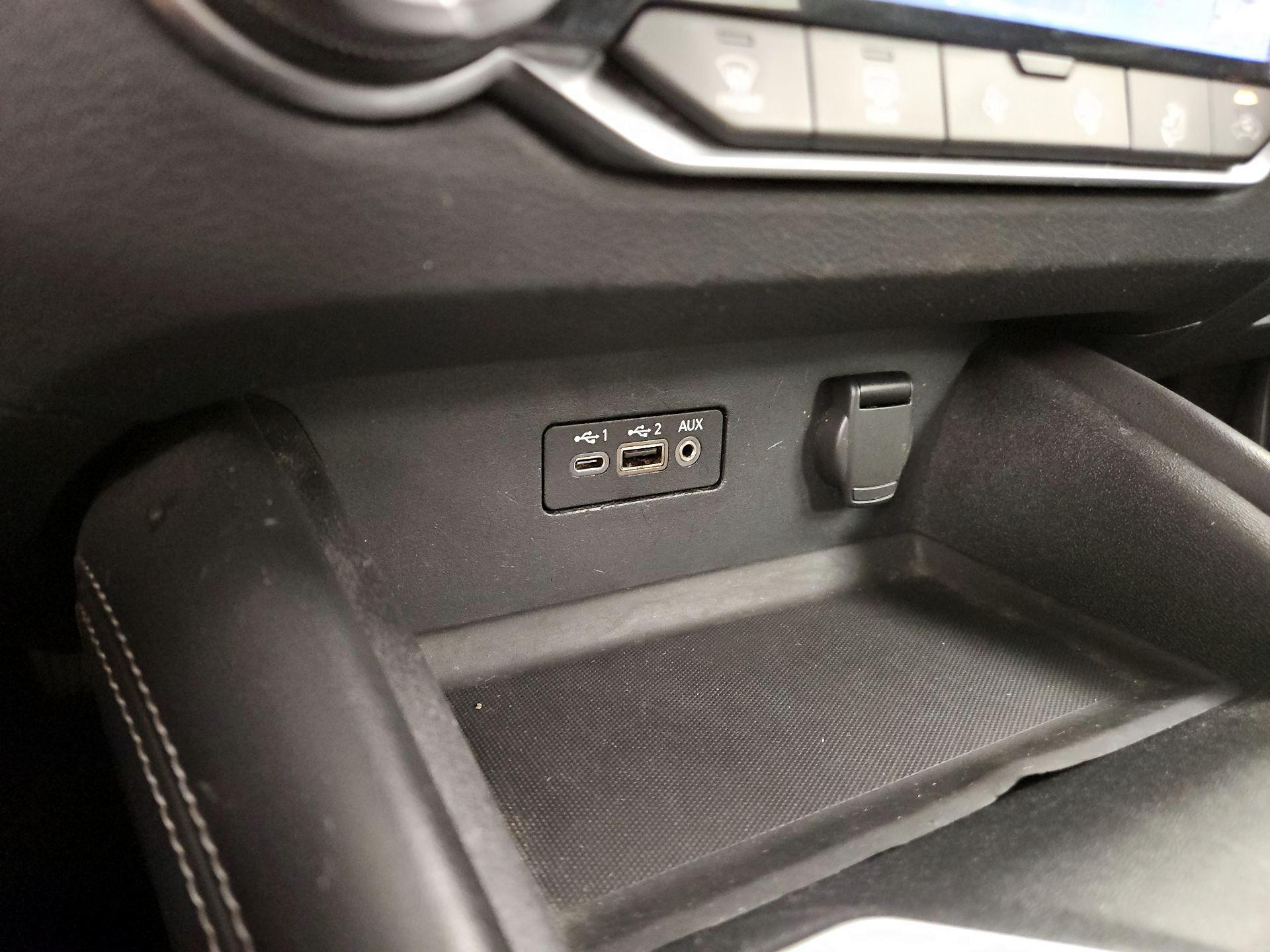 Thumbnail: 2019 Nissan Altima - 19