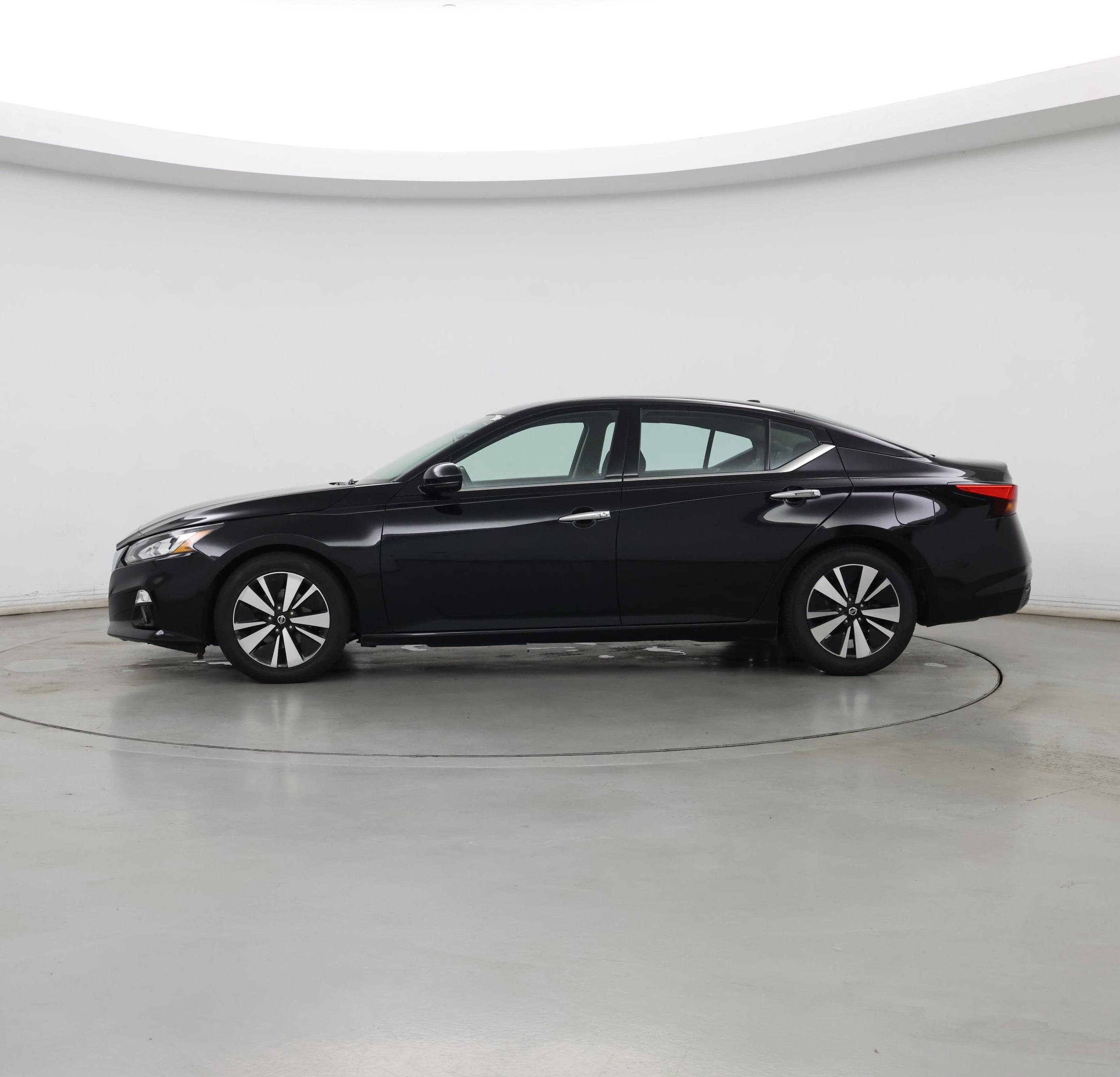 Thumbnail: 2019 Nissan Altima - 3