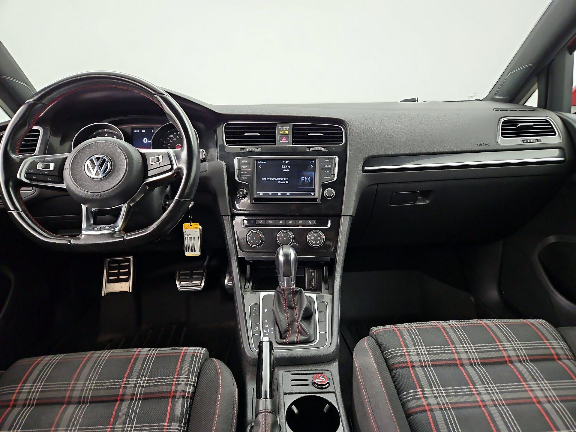 Thumbnail: 2017 Volkswagen Golf - 9