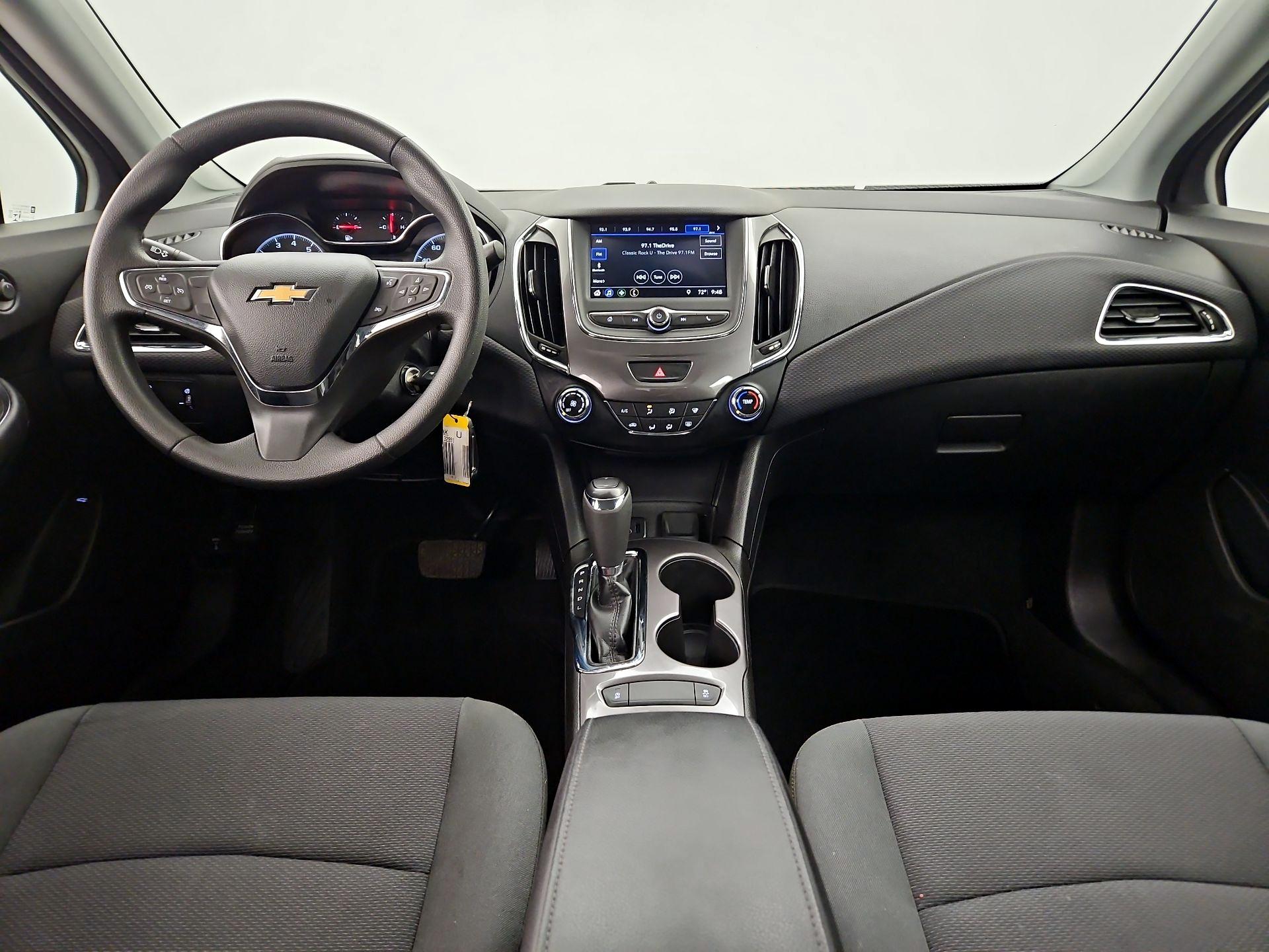 Thumbnail: 2019 Chevrolet Cruze - 9