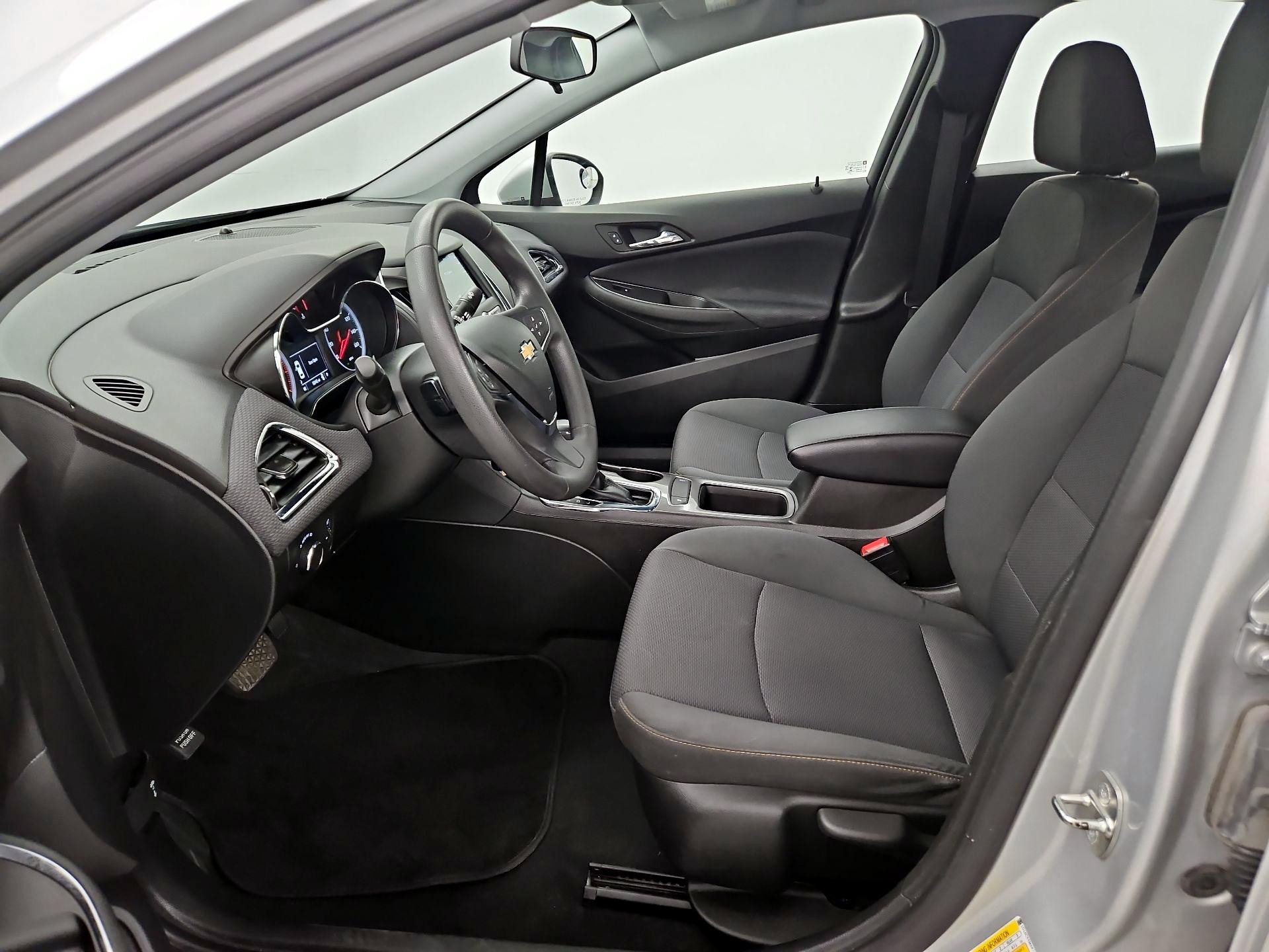 Thumbnail: 2019 Chevrolet Cruze - 11