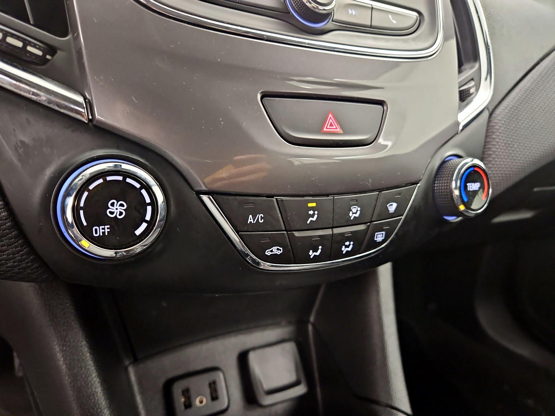 Thumbnail: 2019 Chevrolet Cruze - 16