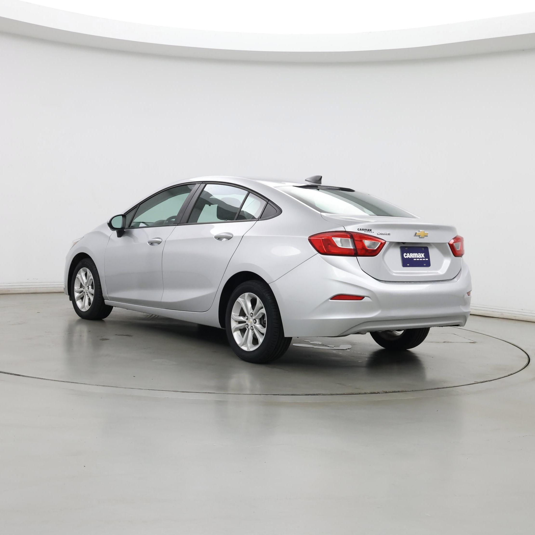 Thumbnail: 2019 Chevrolet Cruze - 2