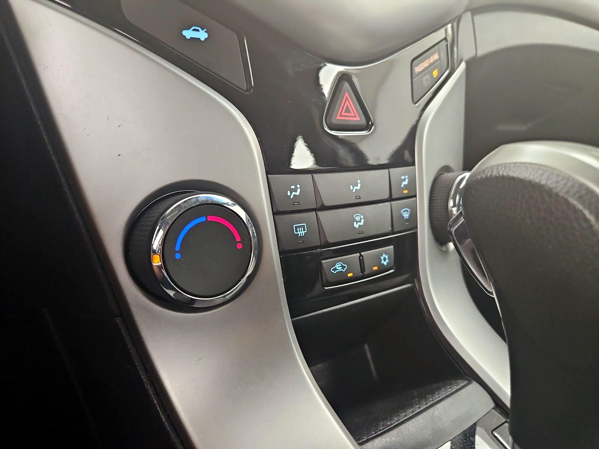 Thumbnail: 2015 Chevrolet Cruze - 15